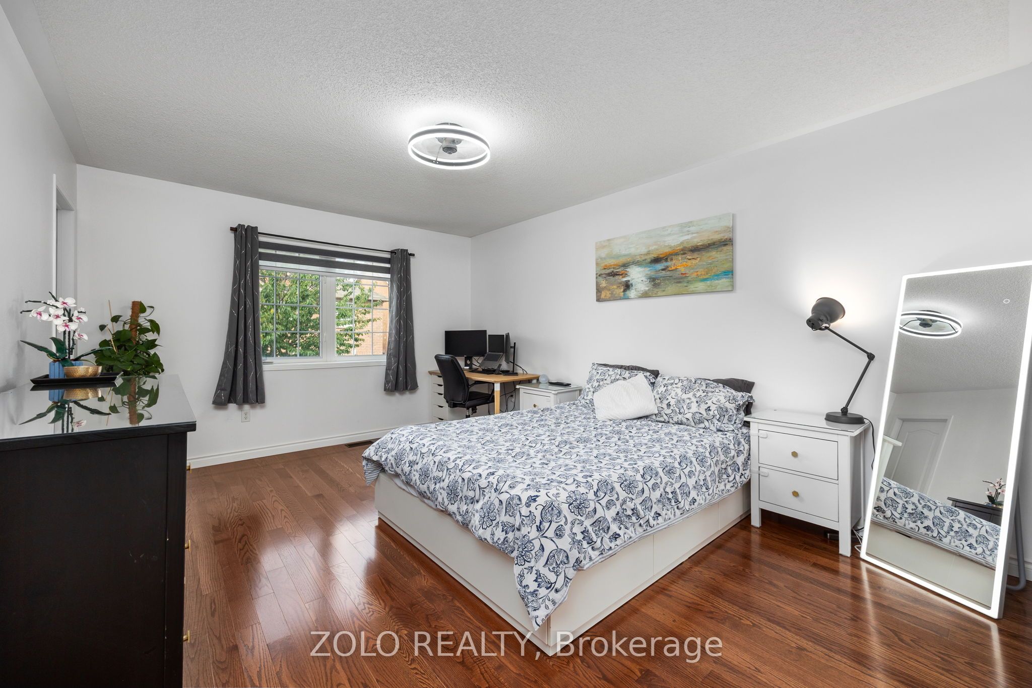 79 Crystalview Crescent S Property Photo 17