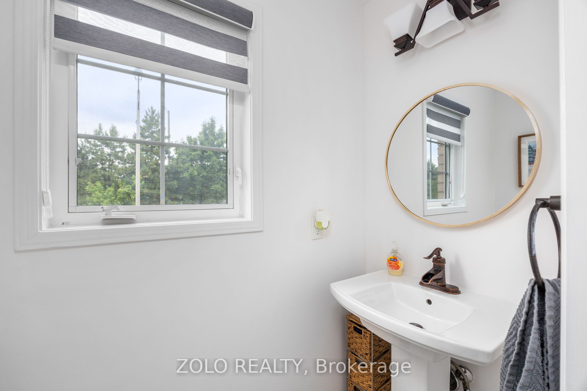 79 Crystalview Crescent S Property Photo 21