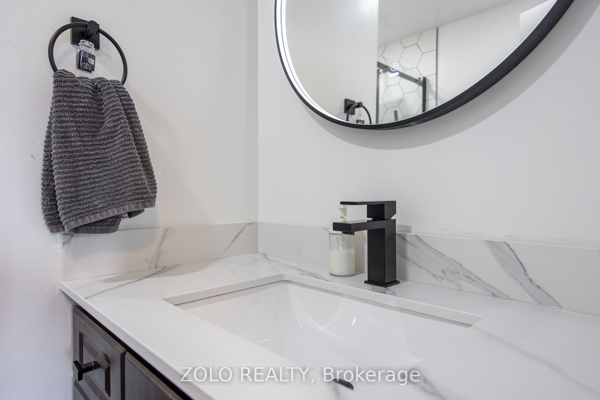 79 Crystalview Crescent S Property Photo 27