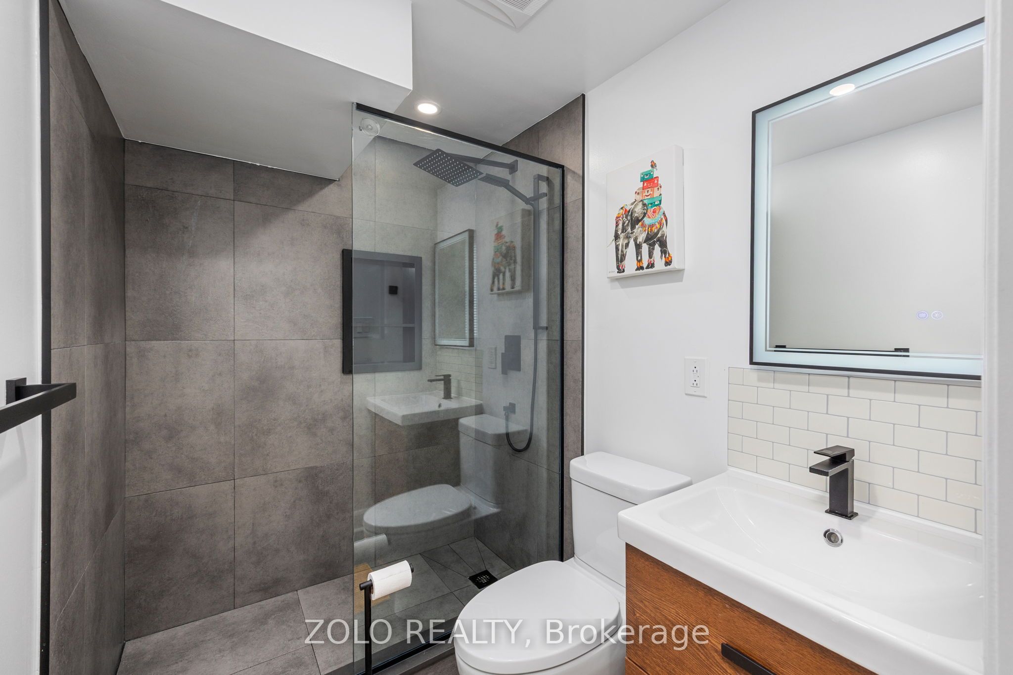 79 Crystalview Crescent S Property Photo 31