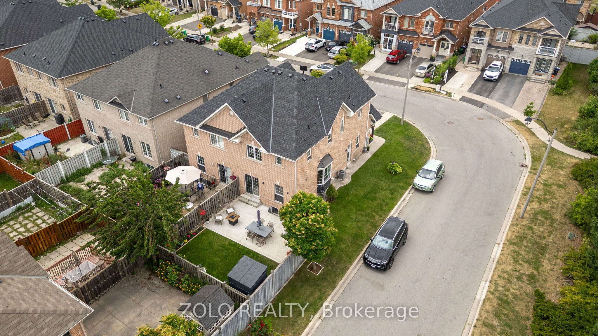 79 Crystalview Crescent S Property Photo 39