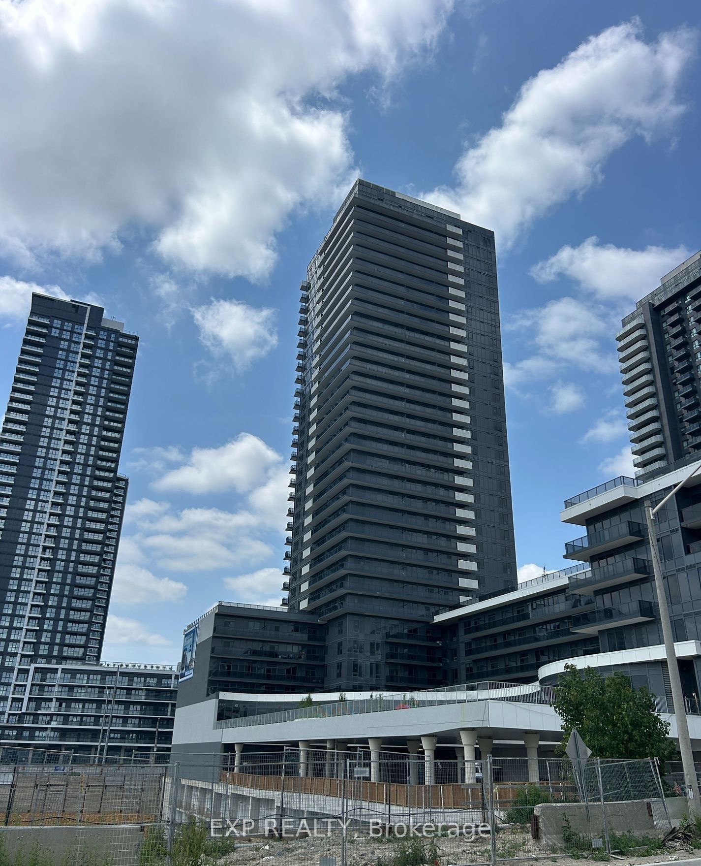 5105 Hurontario St Property Photo 1