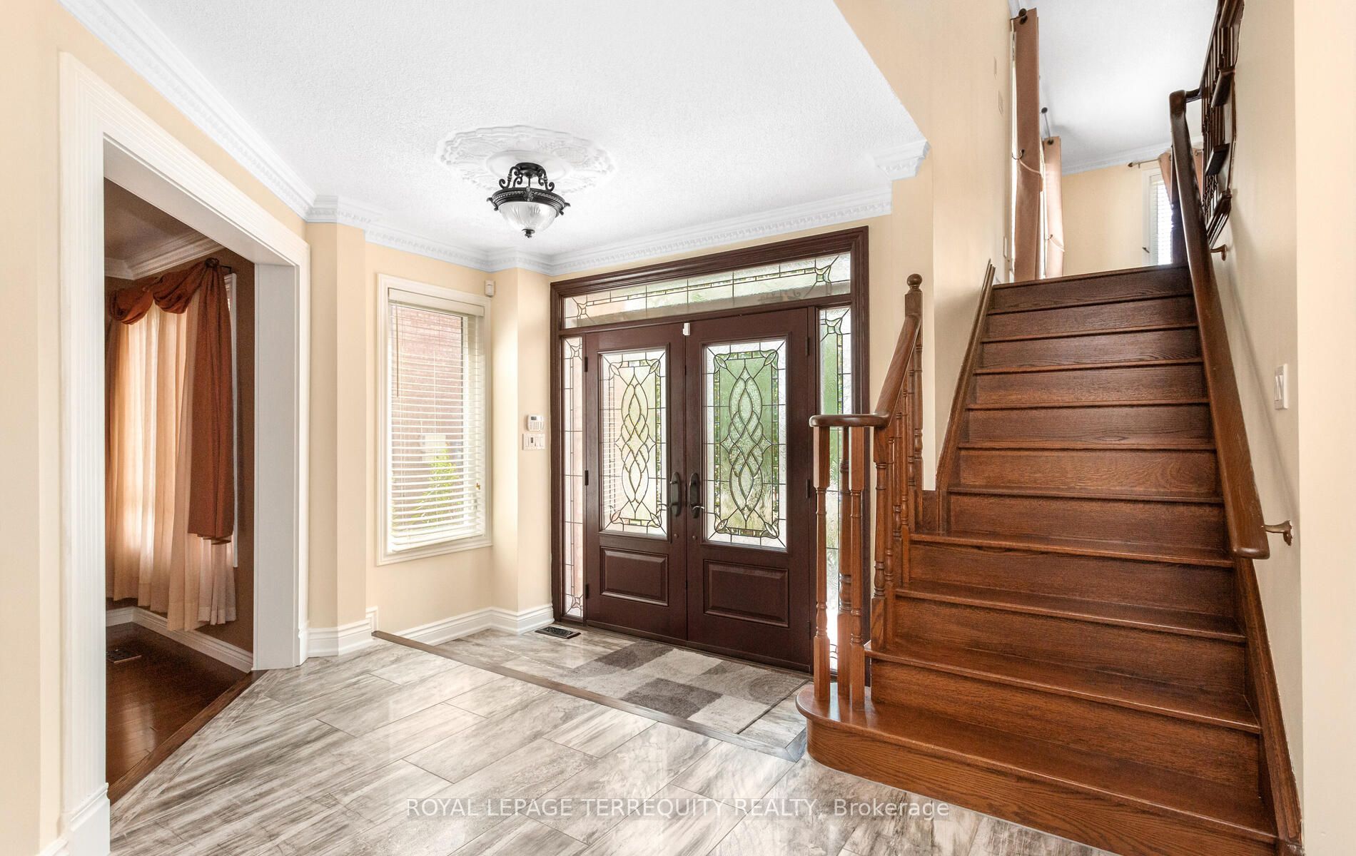 5839 Fieldon Road Property Photo 4