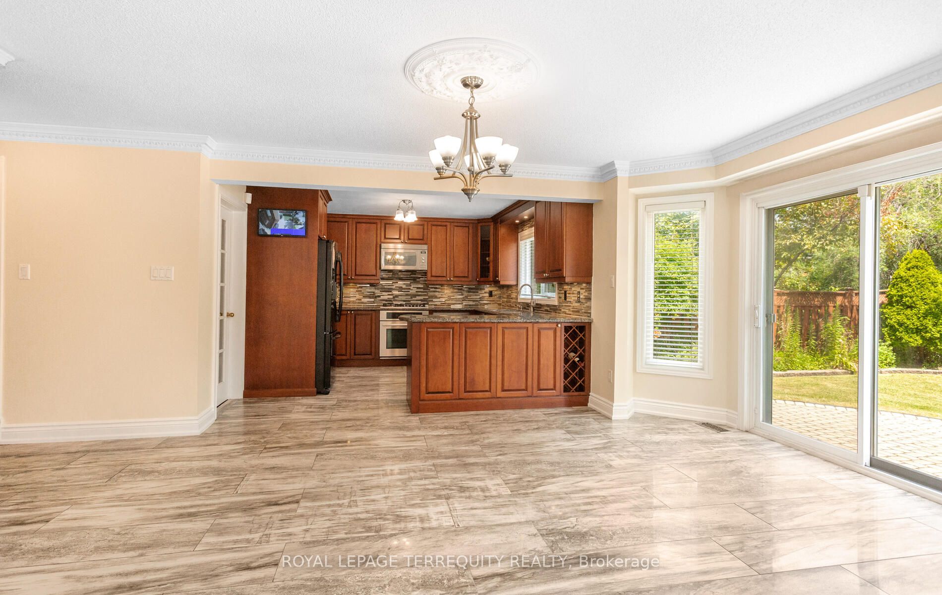 5839 Fieldon Road Property Photo 18