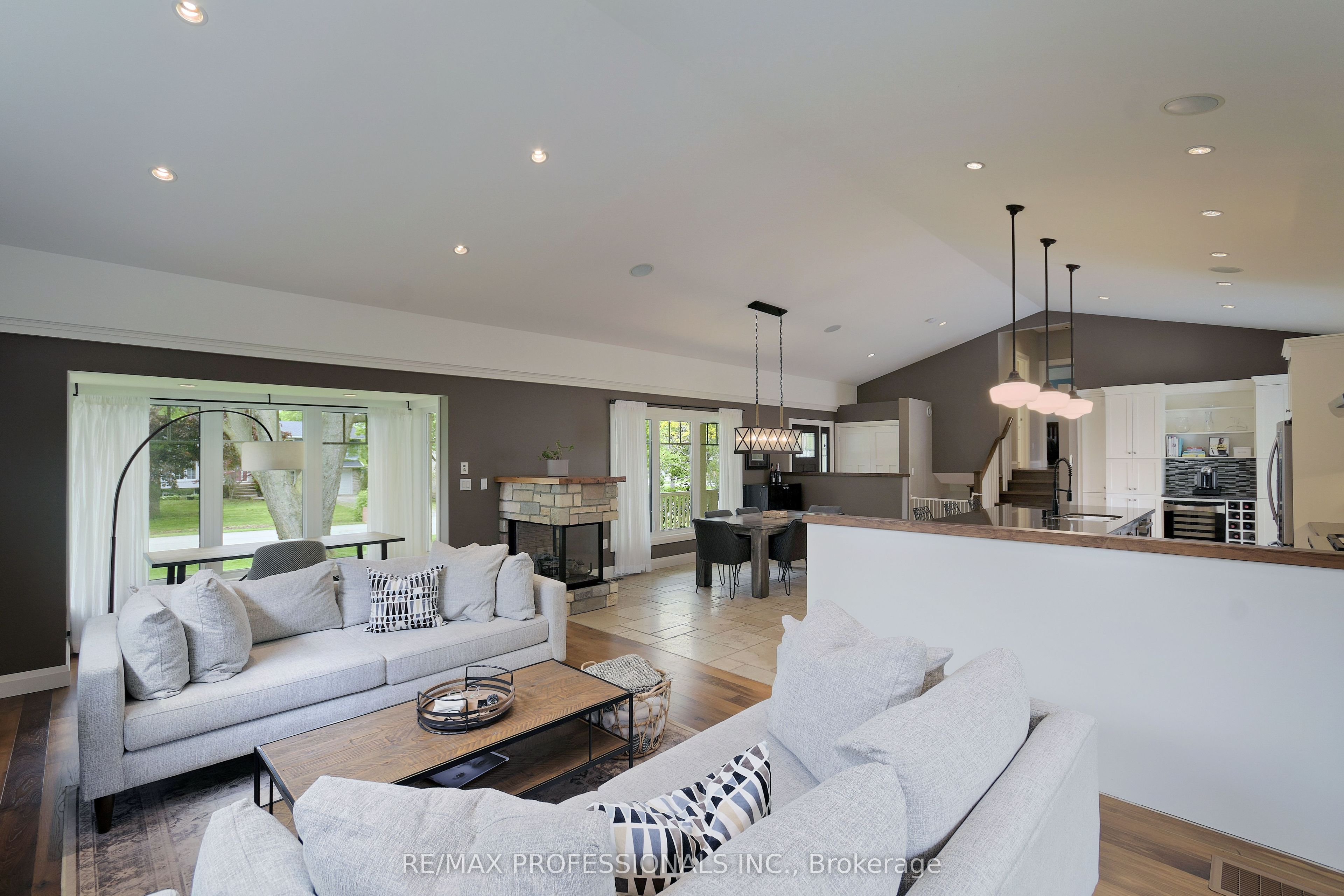 321 Wendy Lane Property Photo 4