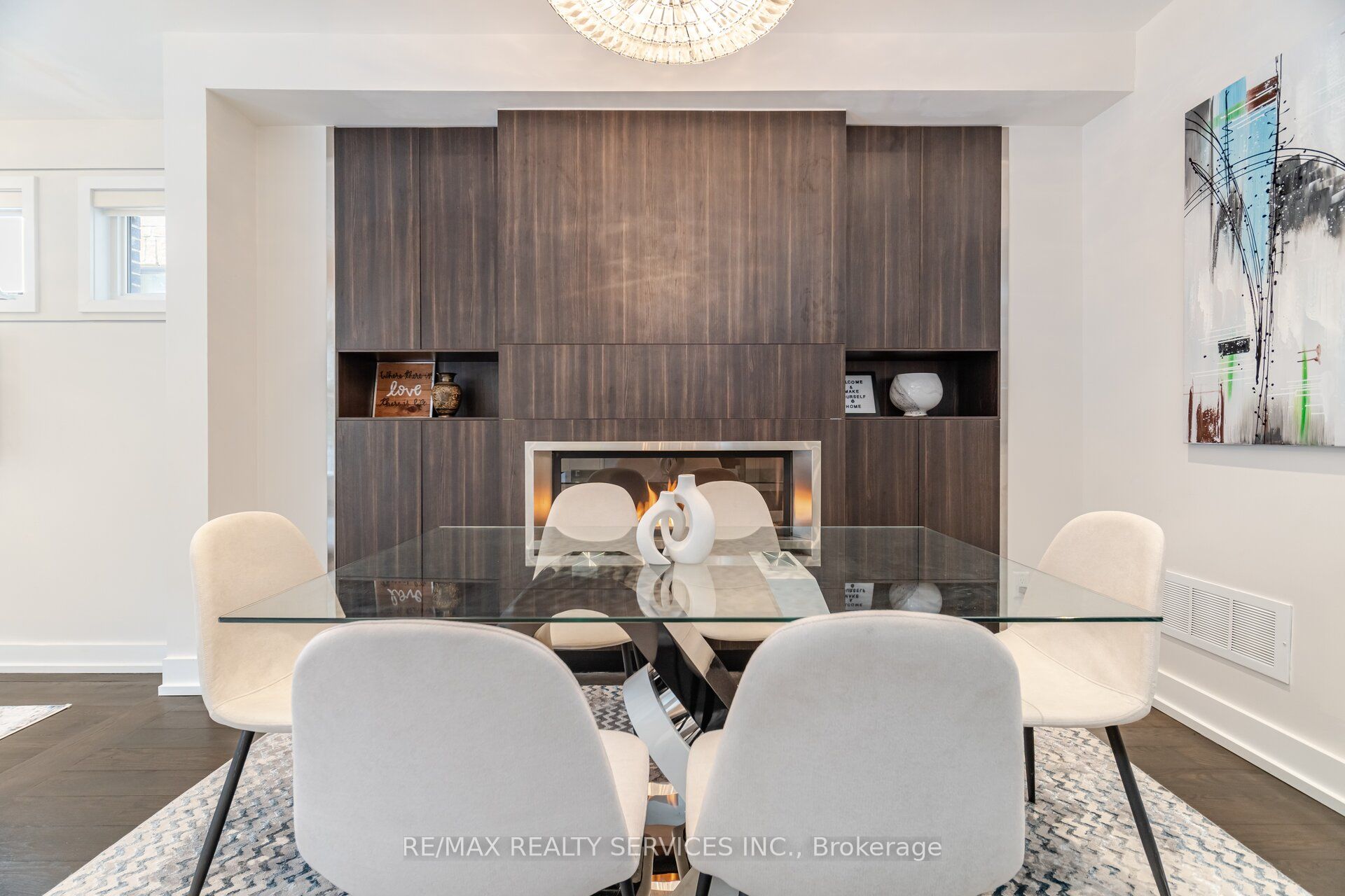 685 Montbeck Crescent Property Photo 6