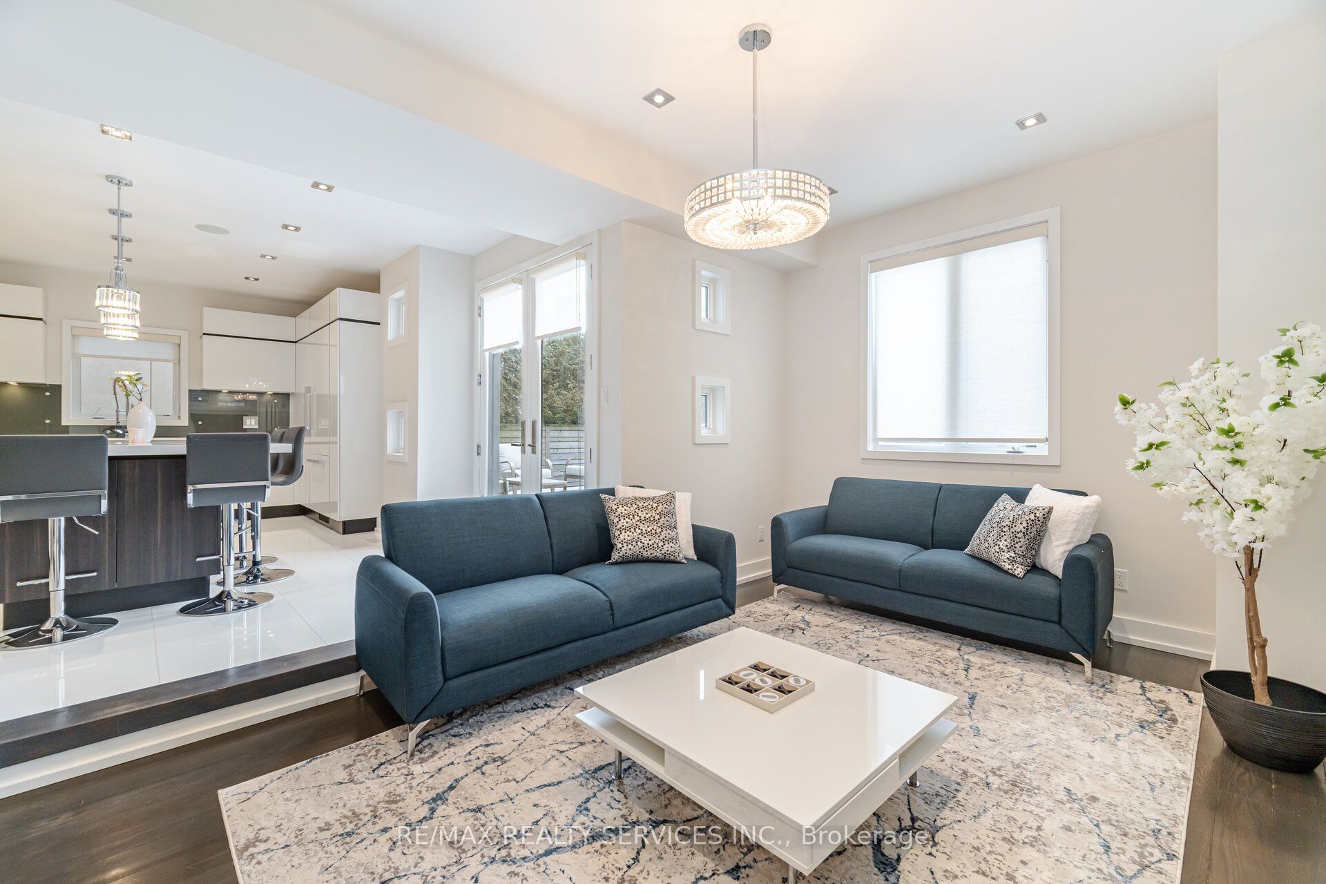 685 Montbeck Crescent Property Photo 9