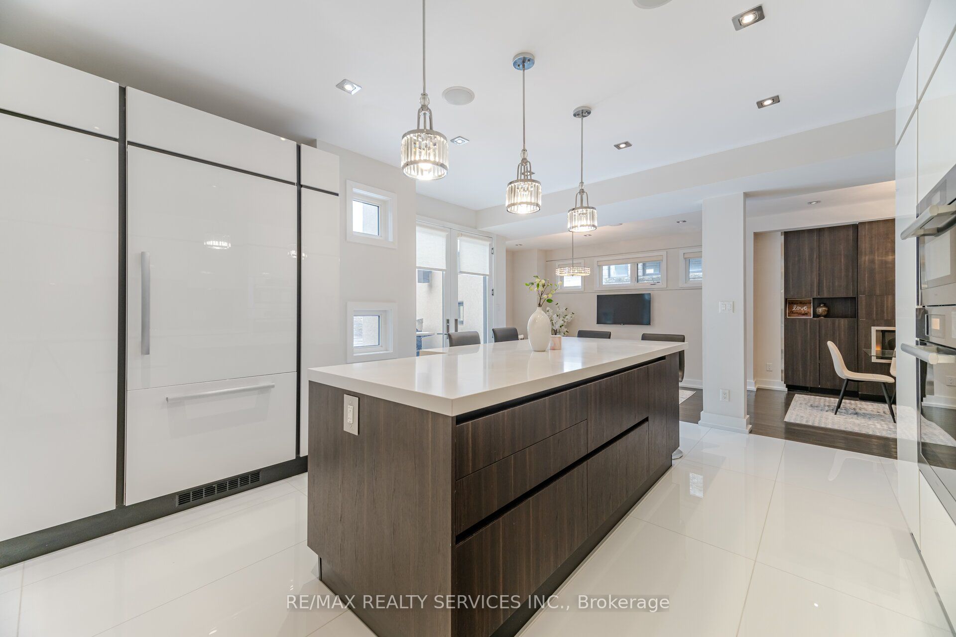 685 Montbeck Crescent Property Photo 10