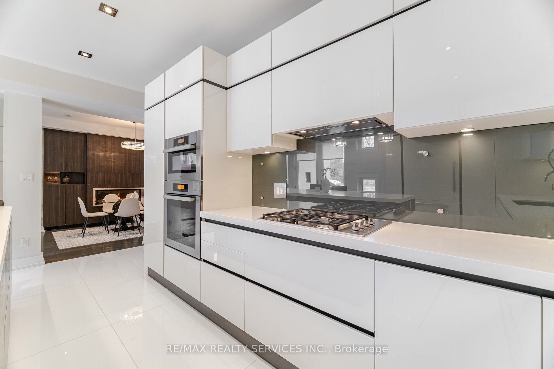 685 Montbeck Crescent Property Photo 12