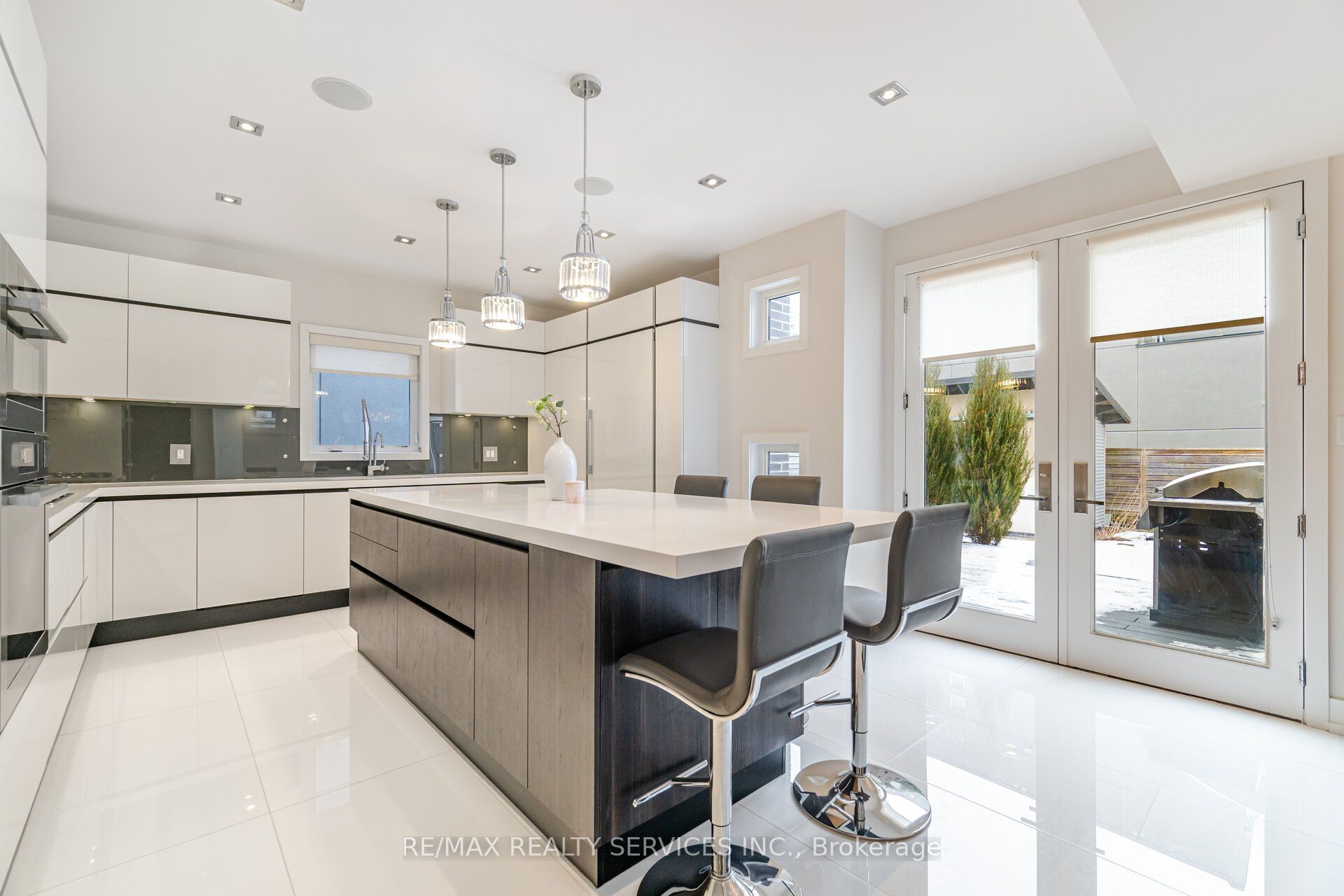 685 Montbeck Crescent Property Photo 14