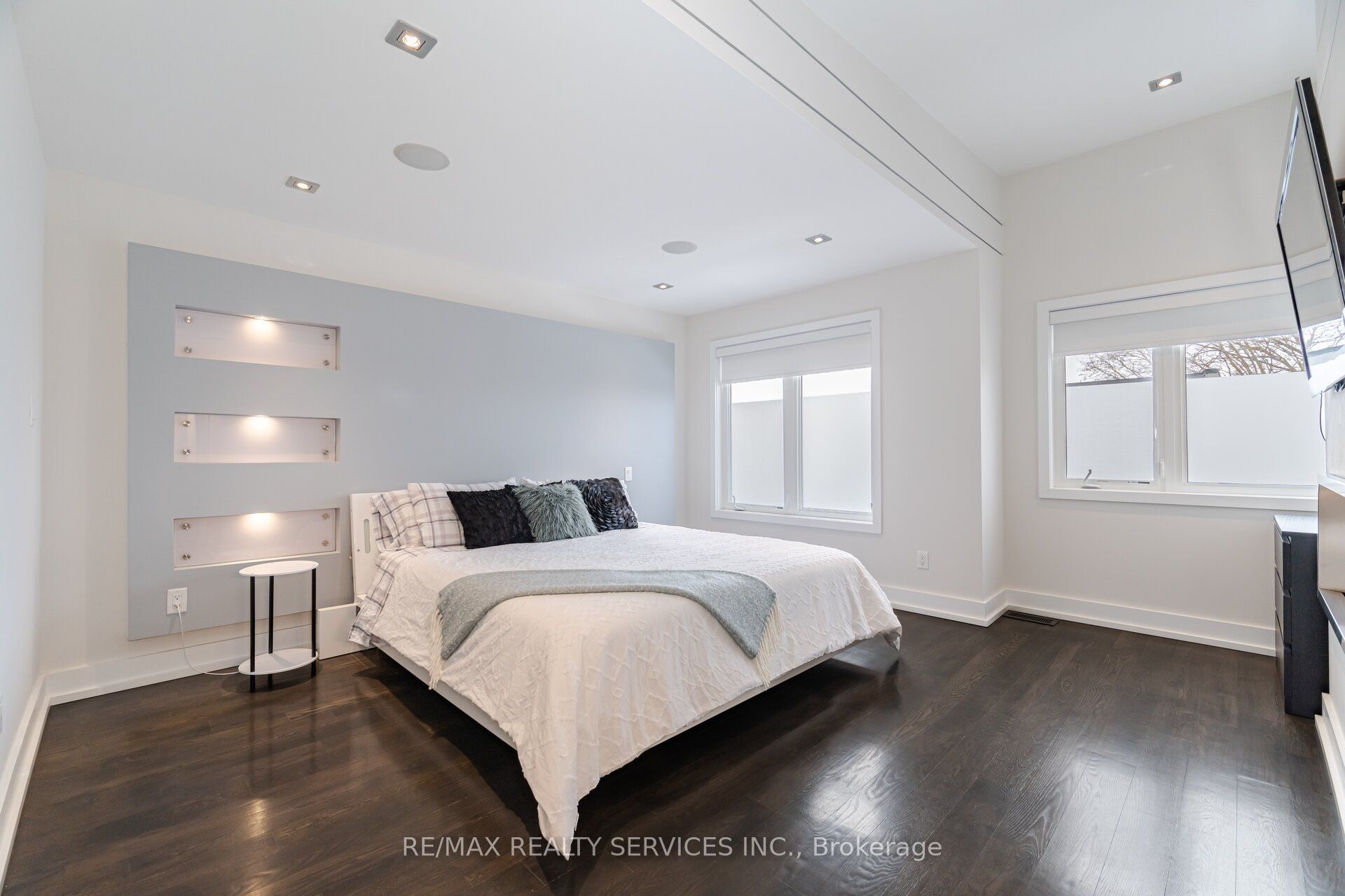 685 Montbeck Crescent Property Photo 37