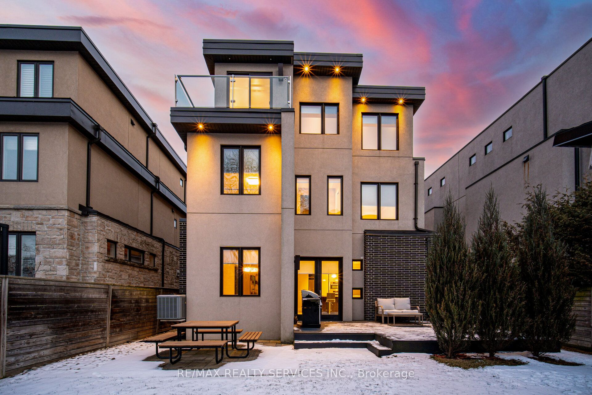 685 Montbeck Crescent Property Photo 46