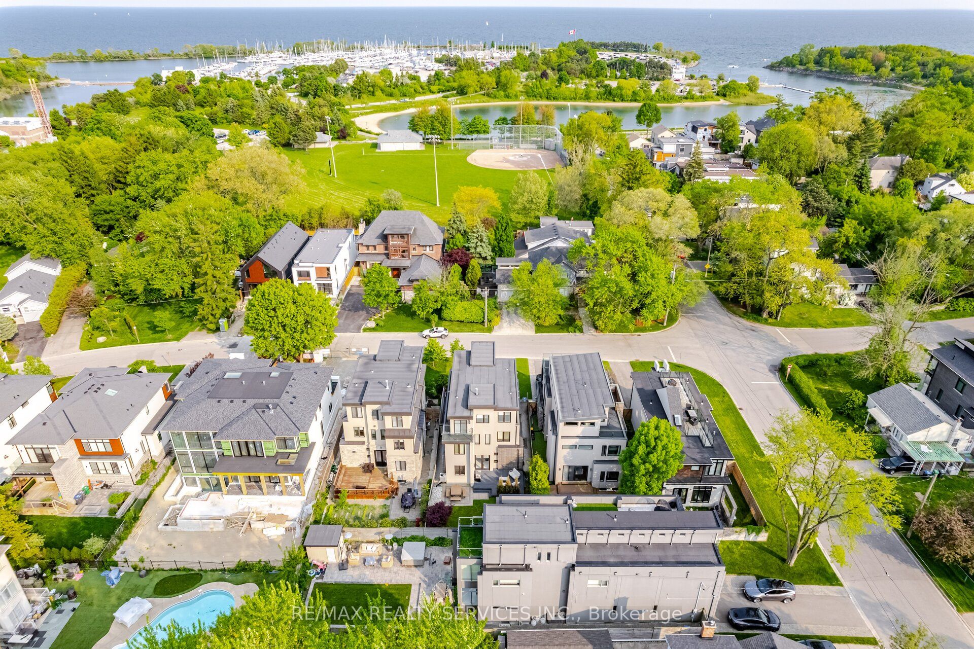 685 Montbeck Crescent Property Photo 49