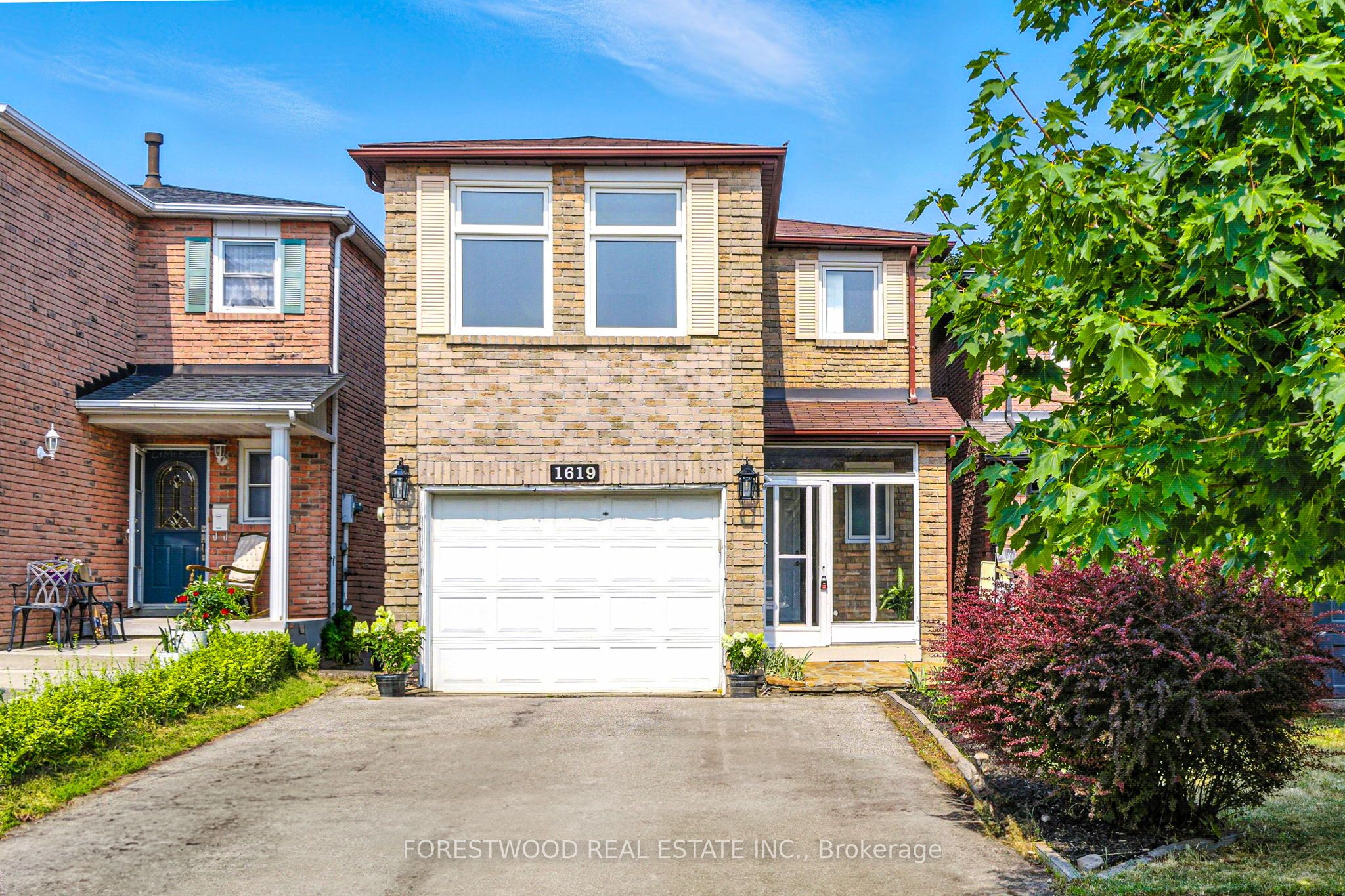 1619 Dewberry Crescent Property Photo 1