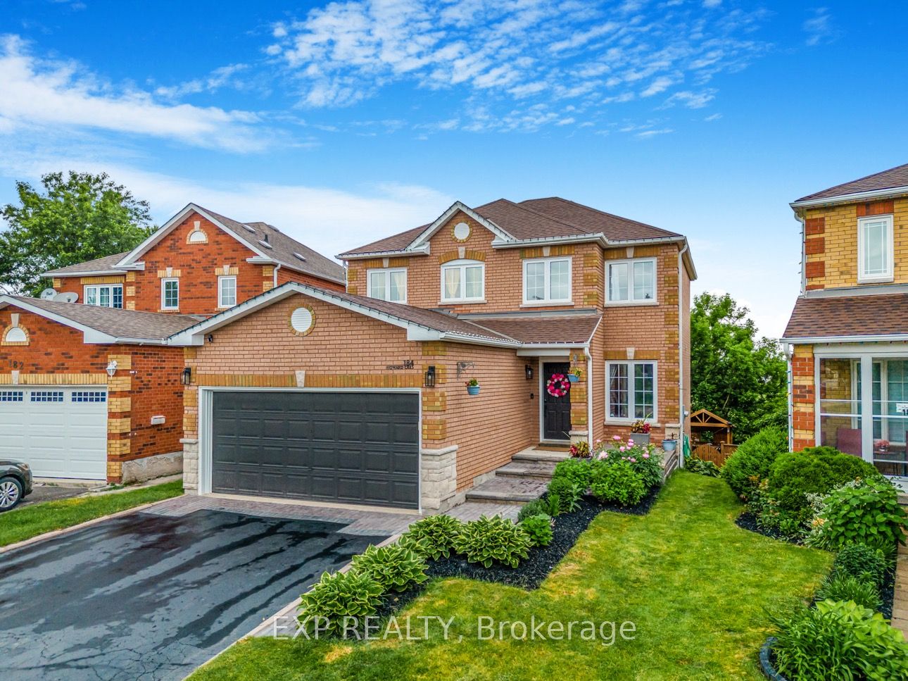 184 Howard Cres Property Photo 1
