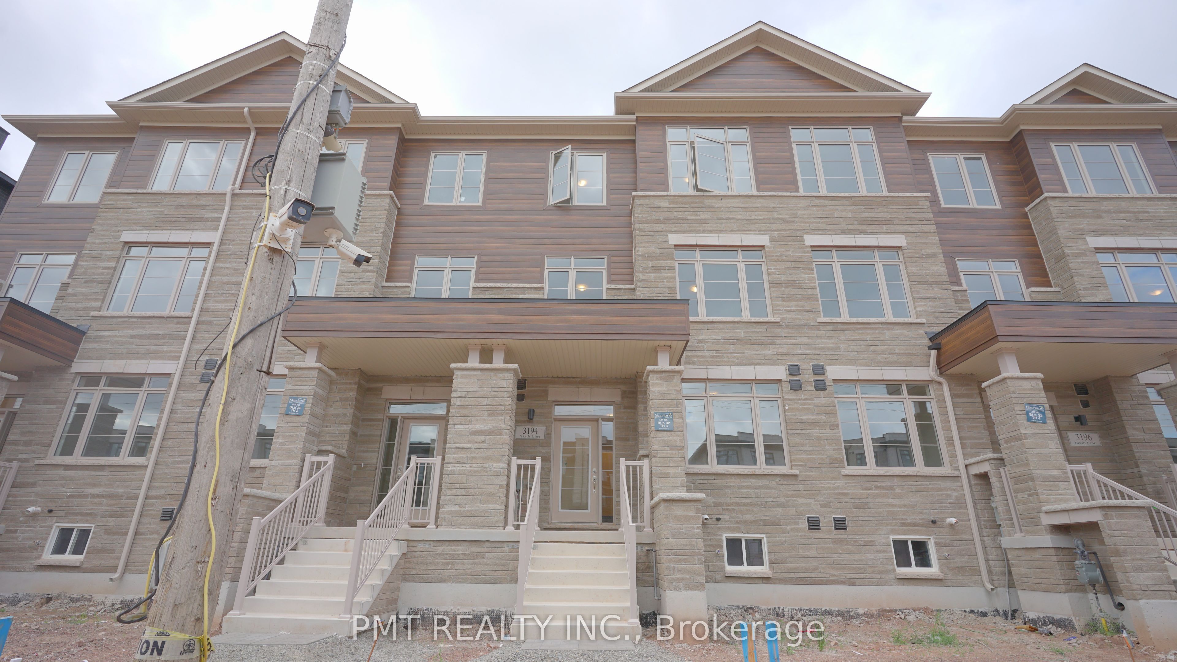 3194 6th Line Property Photo 1