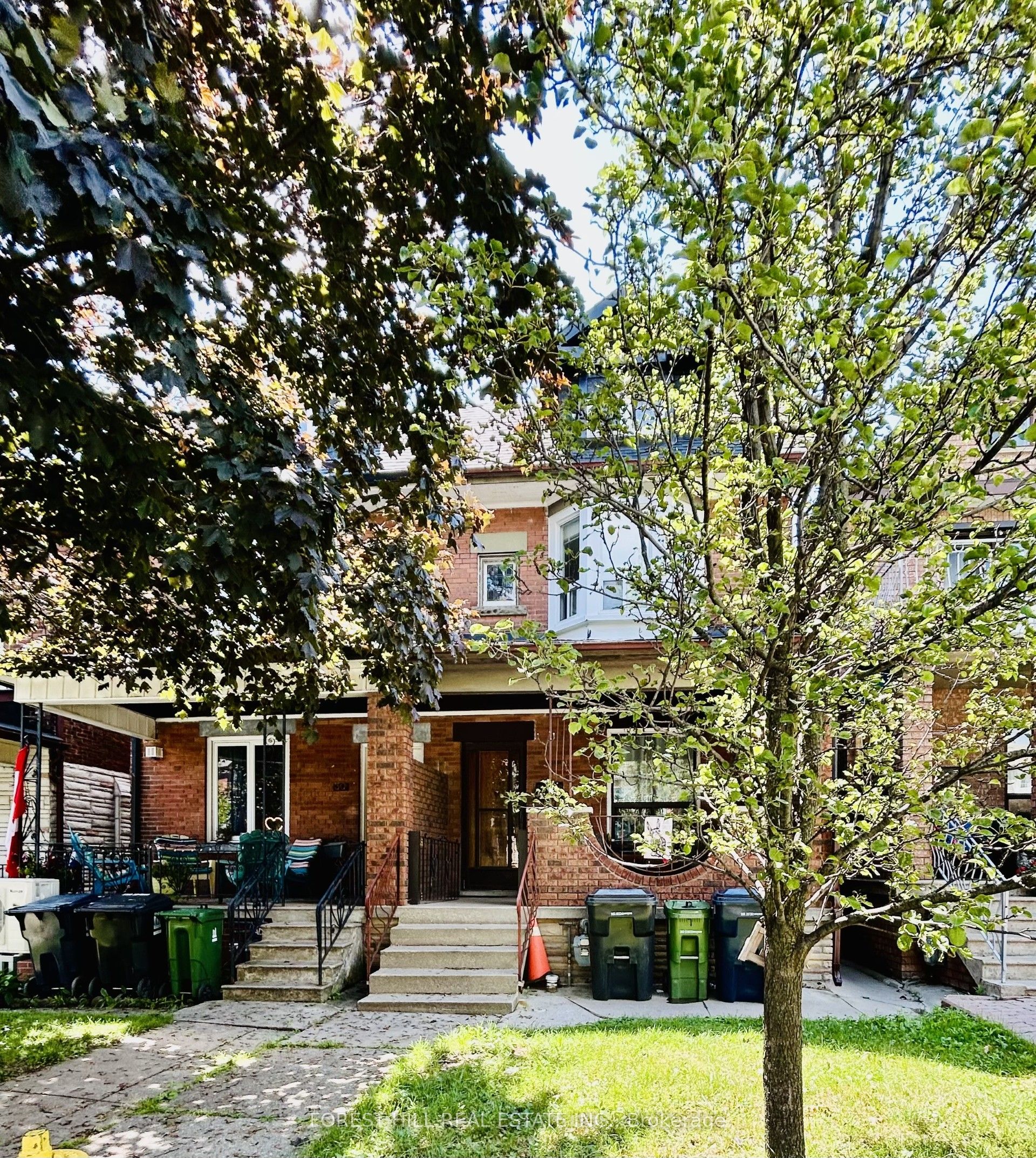 32 Earlscourt Avenue Main Property Photo 1