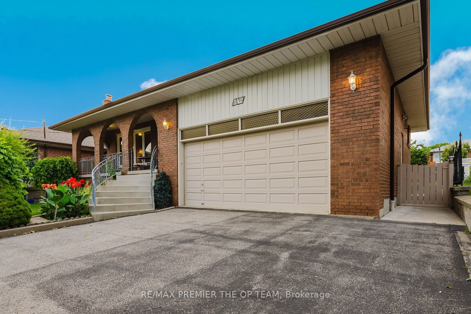 142 Gracefield Avenue Property Photo 1