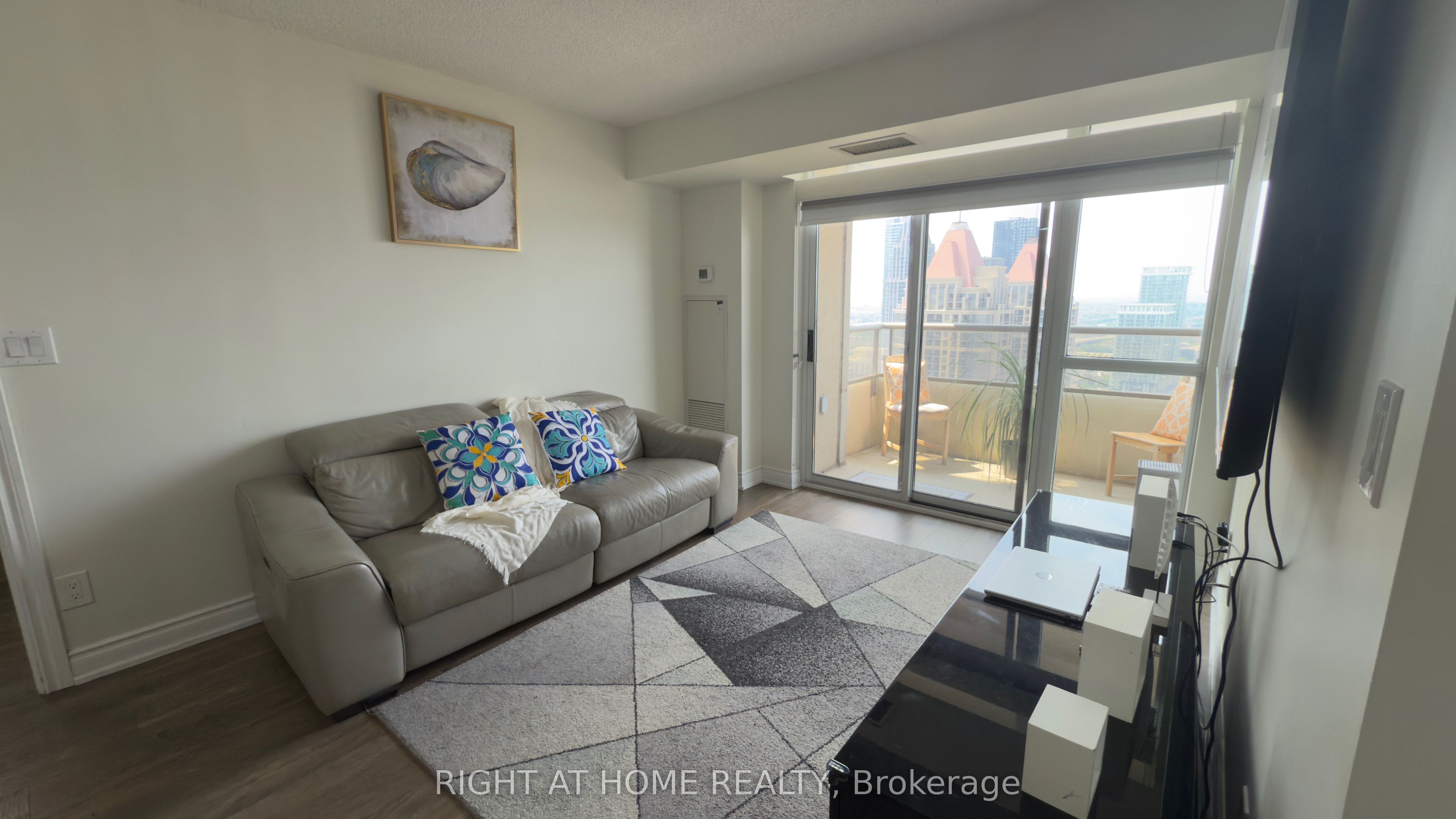 310 Burnhamthorpe Road W 3303 Property Photo 1