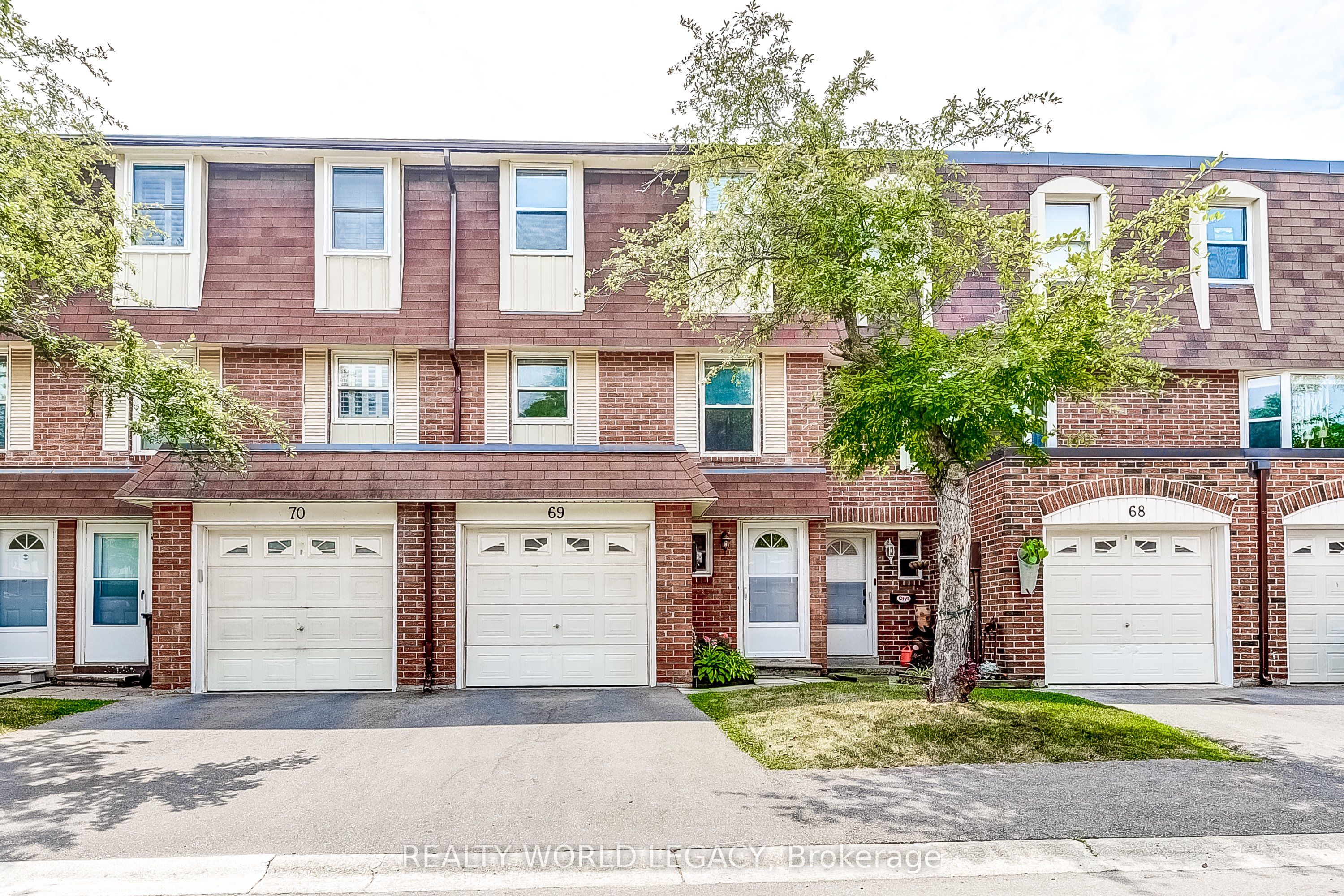 235 Bronte Street S 69 Property Photo 1