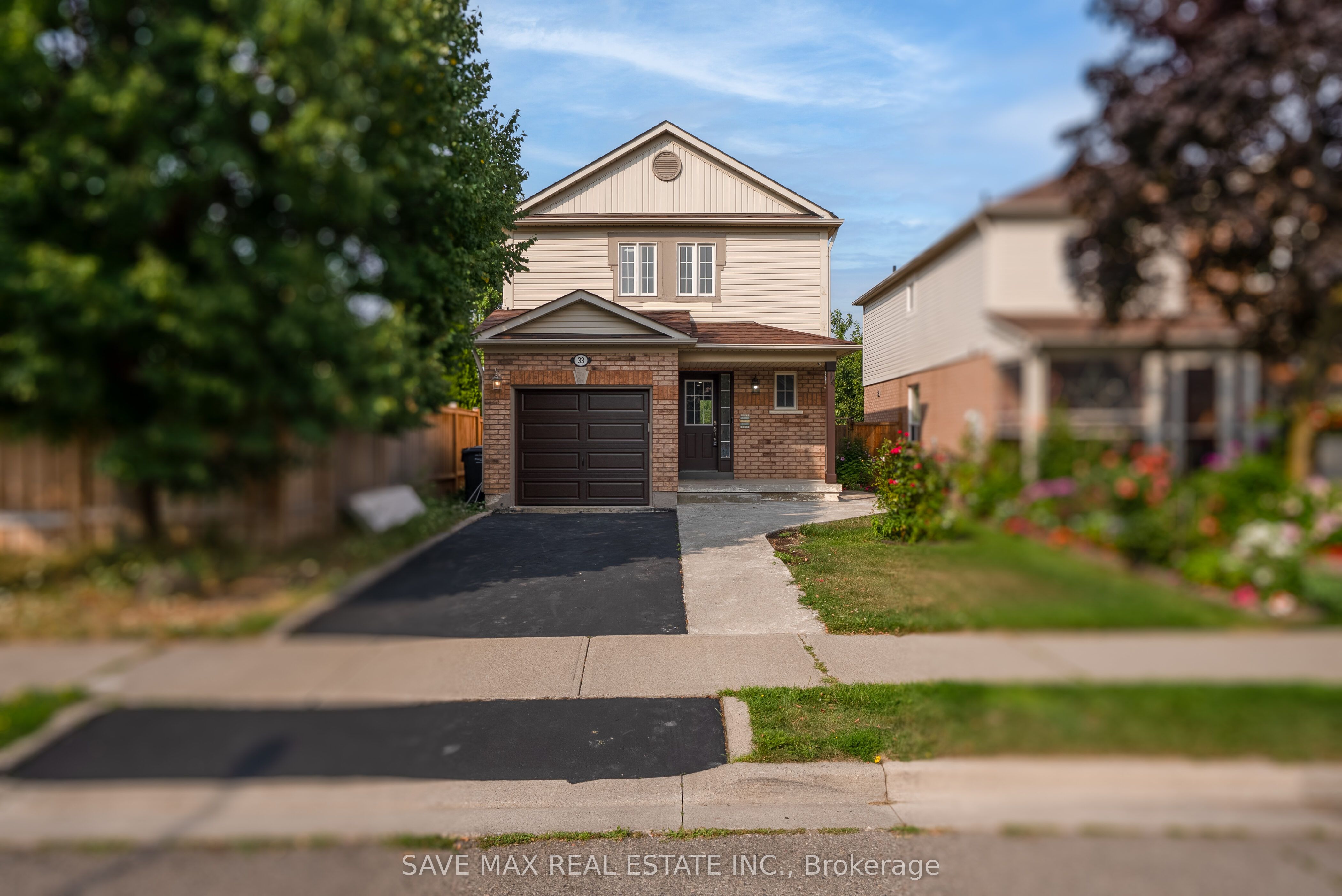 33 Heathwood Drive Property Photo 1