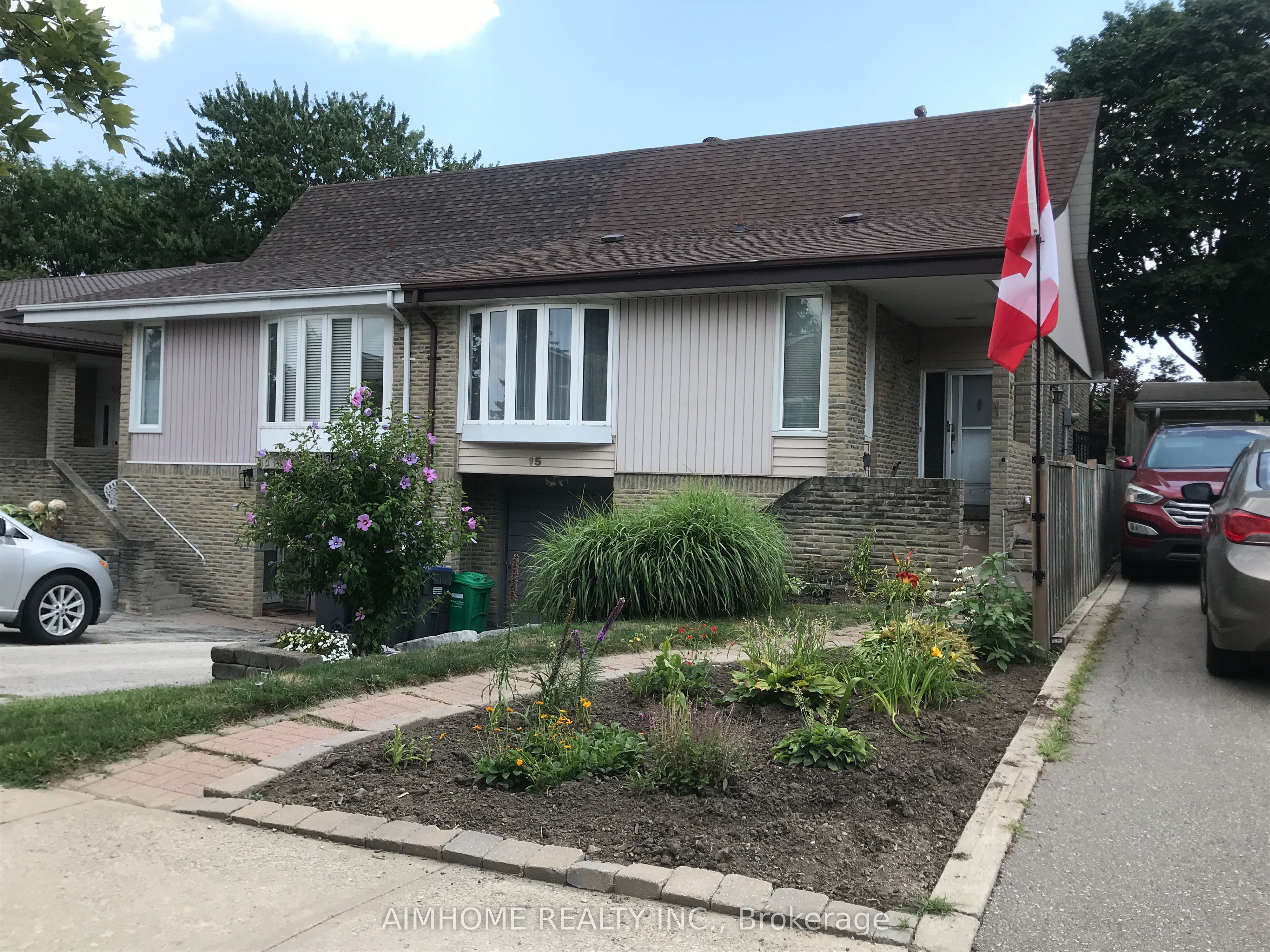 15 Bow River Crescent Property Photo 1