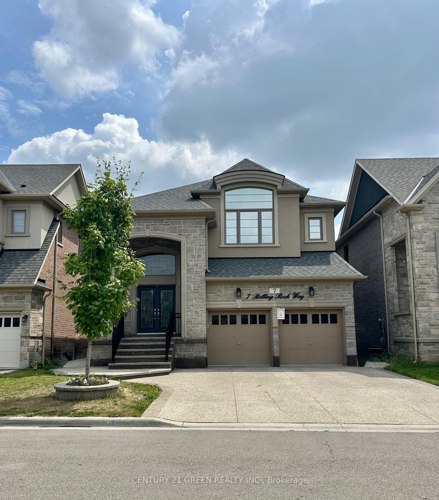 7 Rolling Rock Way Property Photo 1