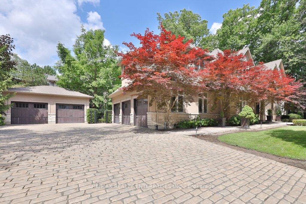 5047 Lake Shore Rd Property Photo 1