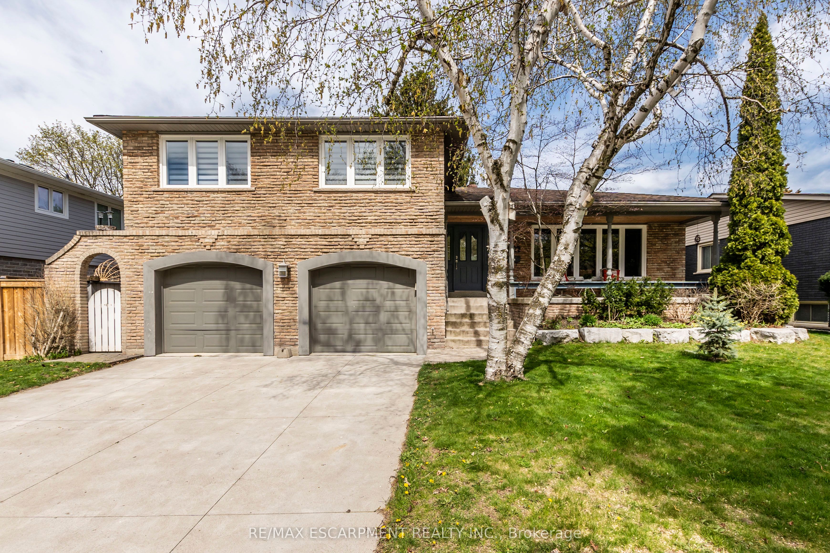 4463 Hawthorne Dr Property Photo 1