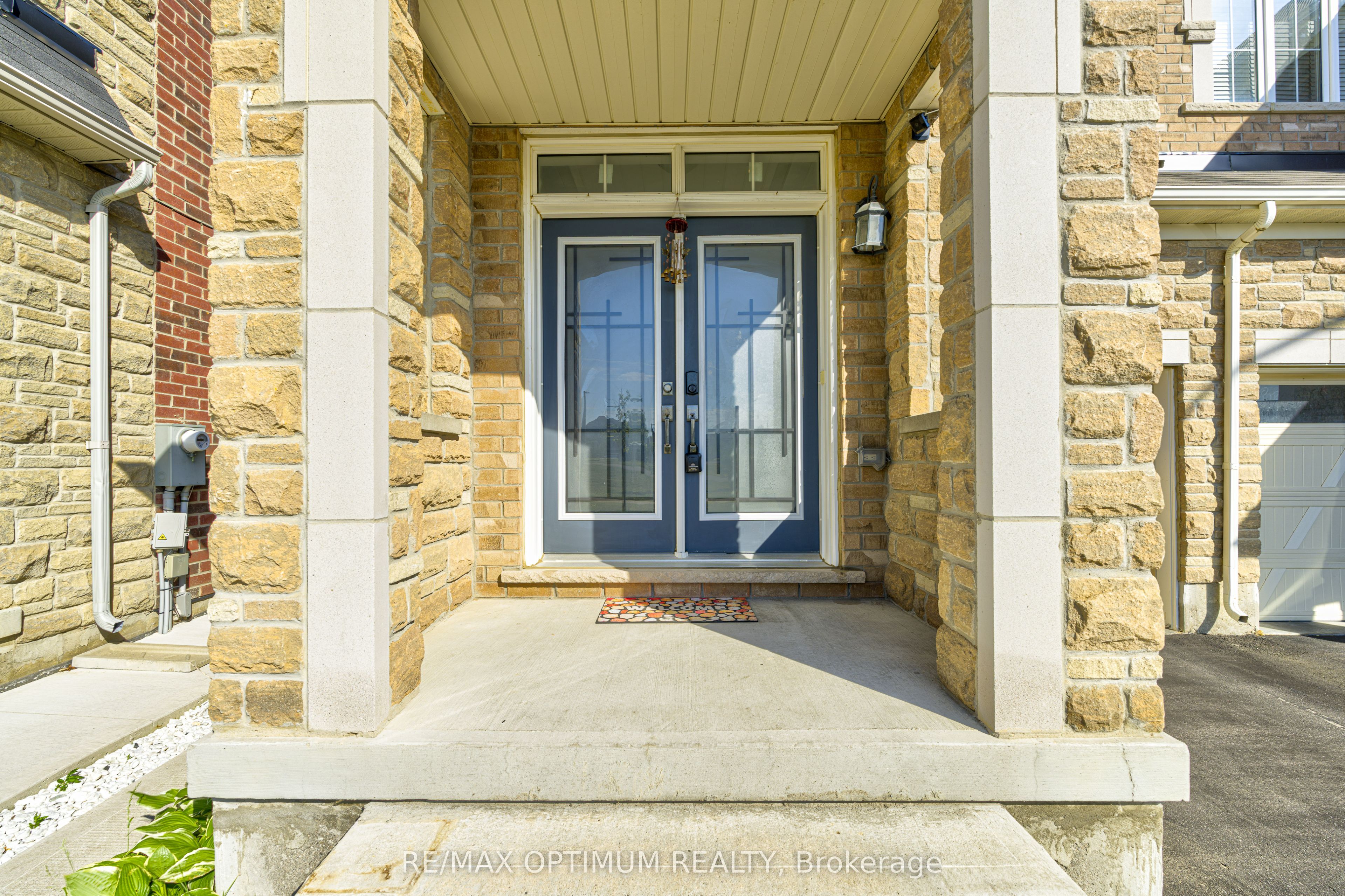 157 Baffin Crescent Property Photo 3