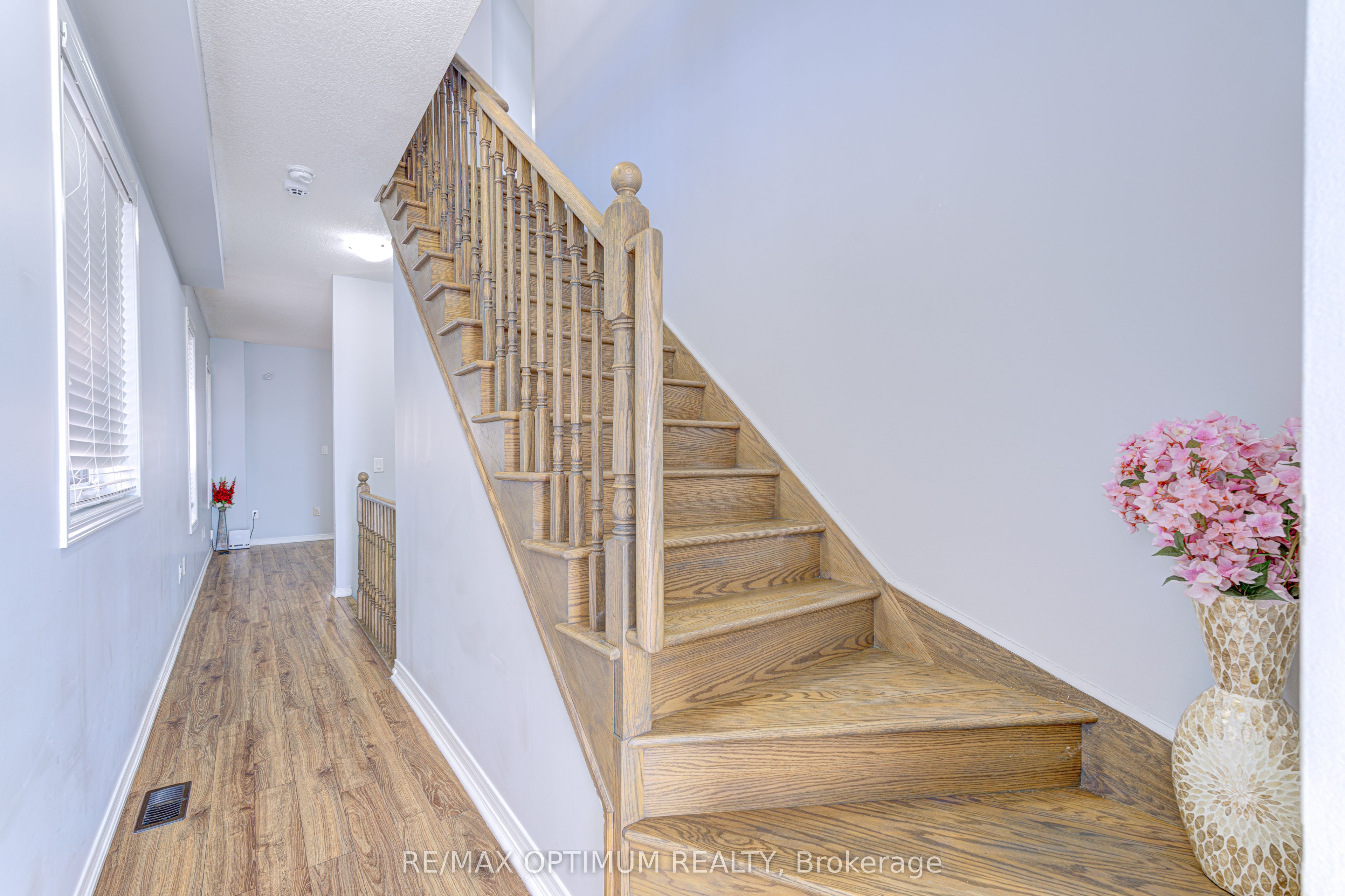 157 Baffin Crescent Property Photo 4