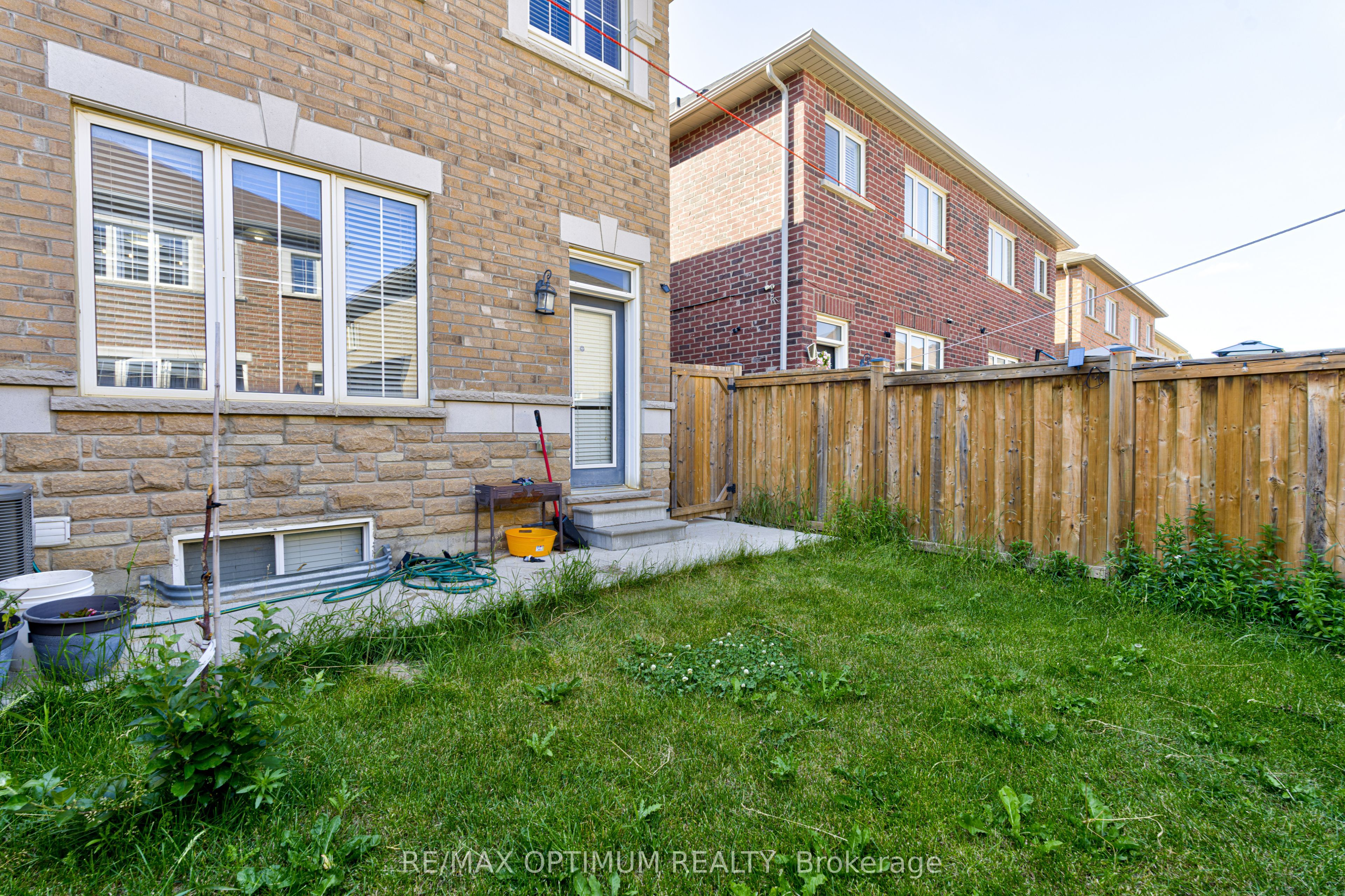 157 Baffin Crescent Property Photo 33