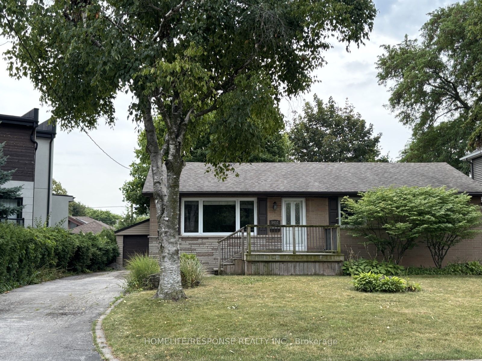 5452 CROYDON Road MAIN LEVEL Property Photo 1