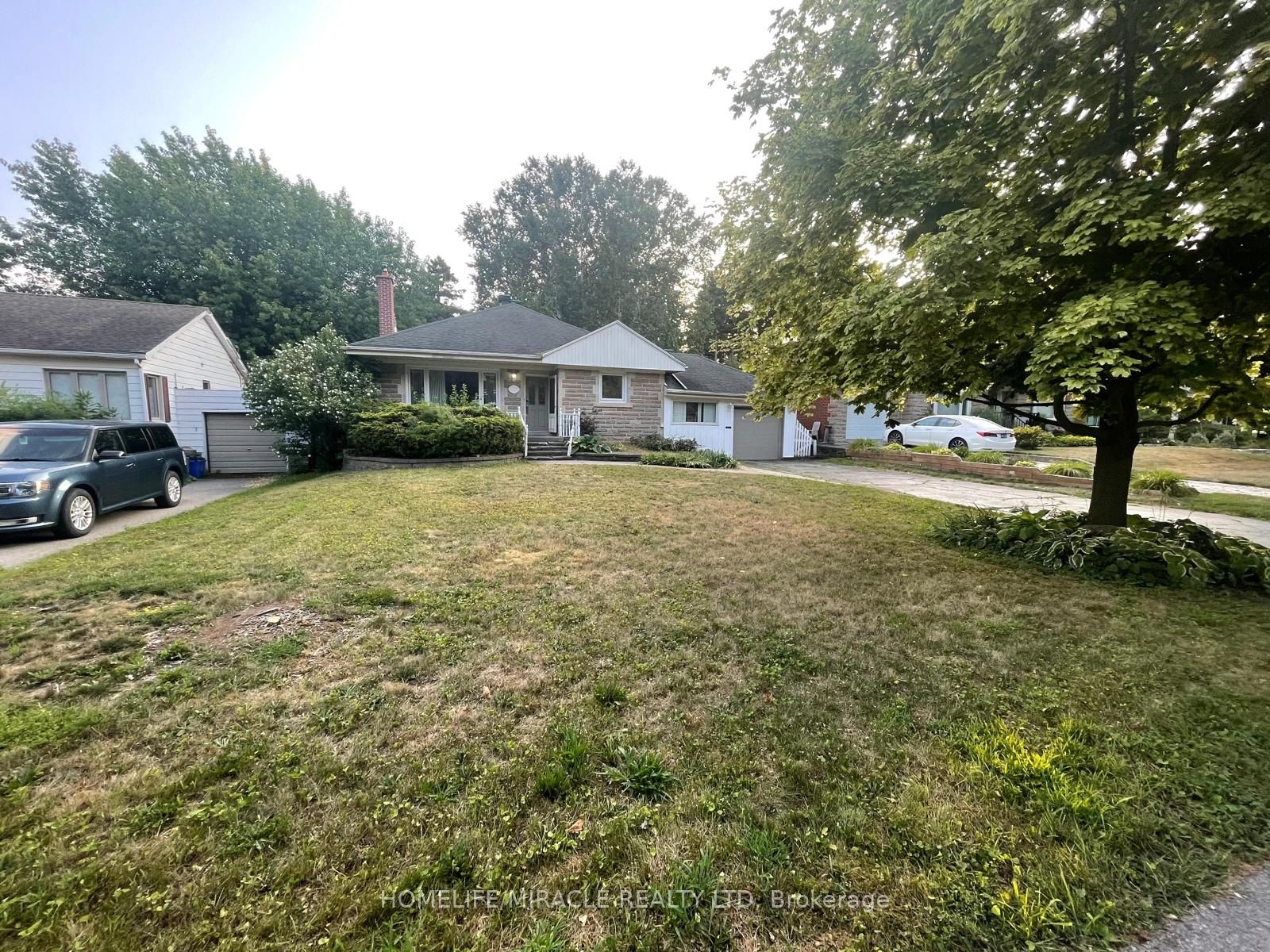 930 Long Dr Property Photo 1