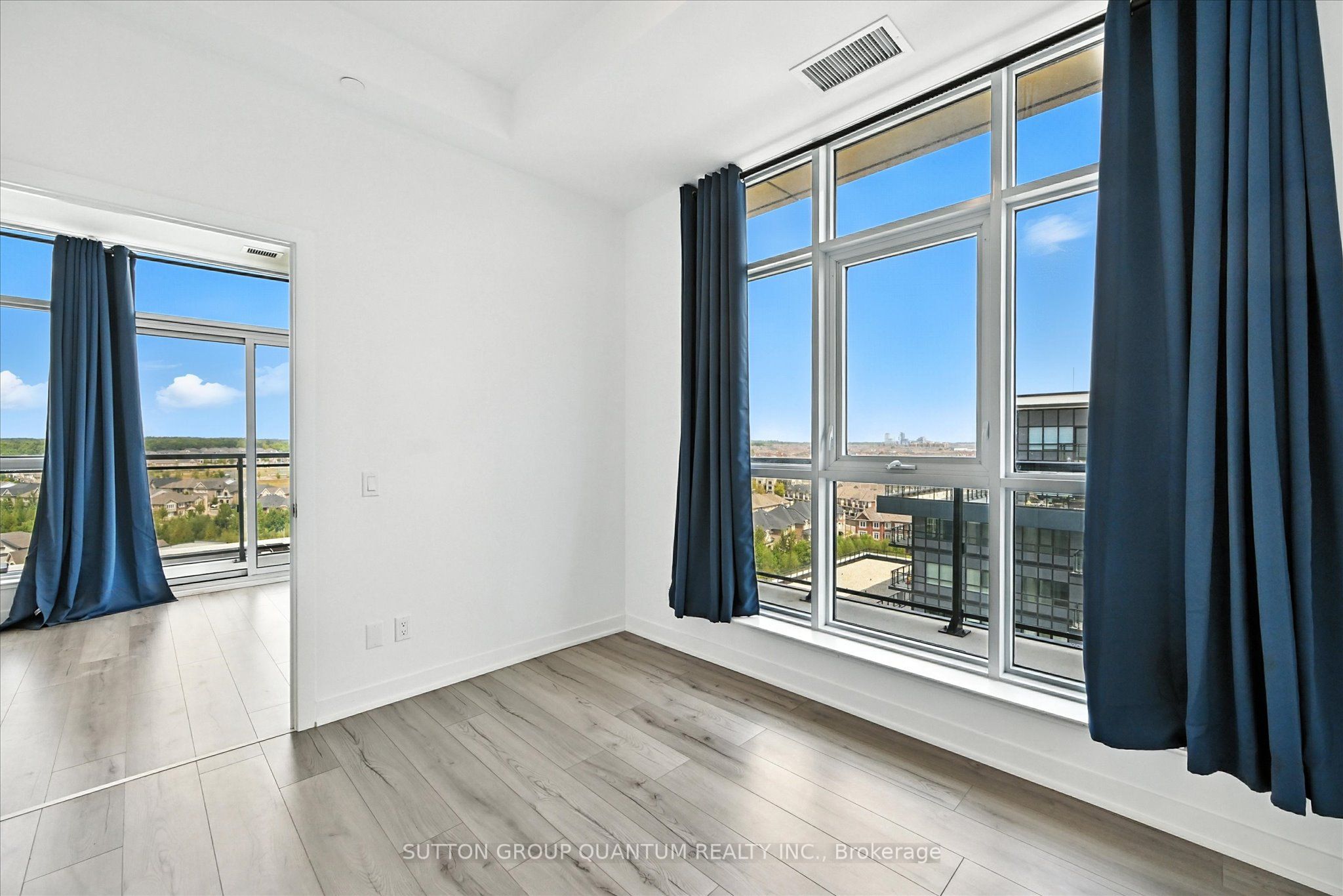 405 Dundas Street W Ph06 Property Photo 16