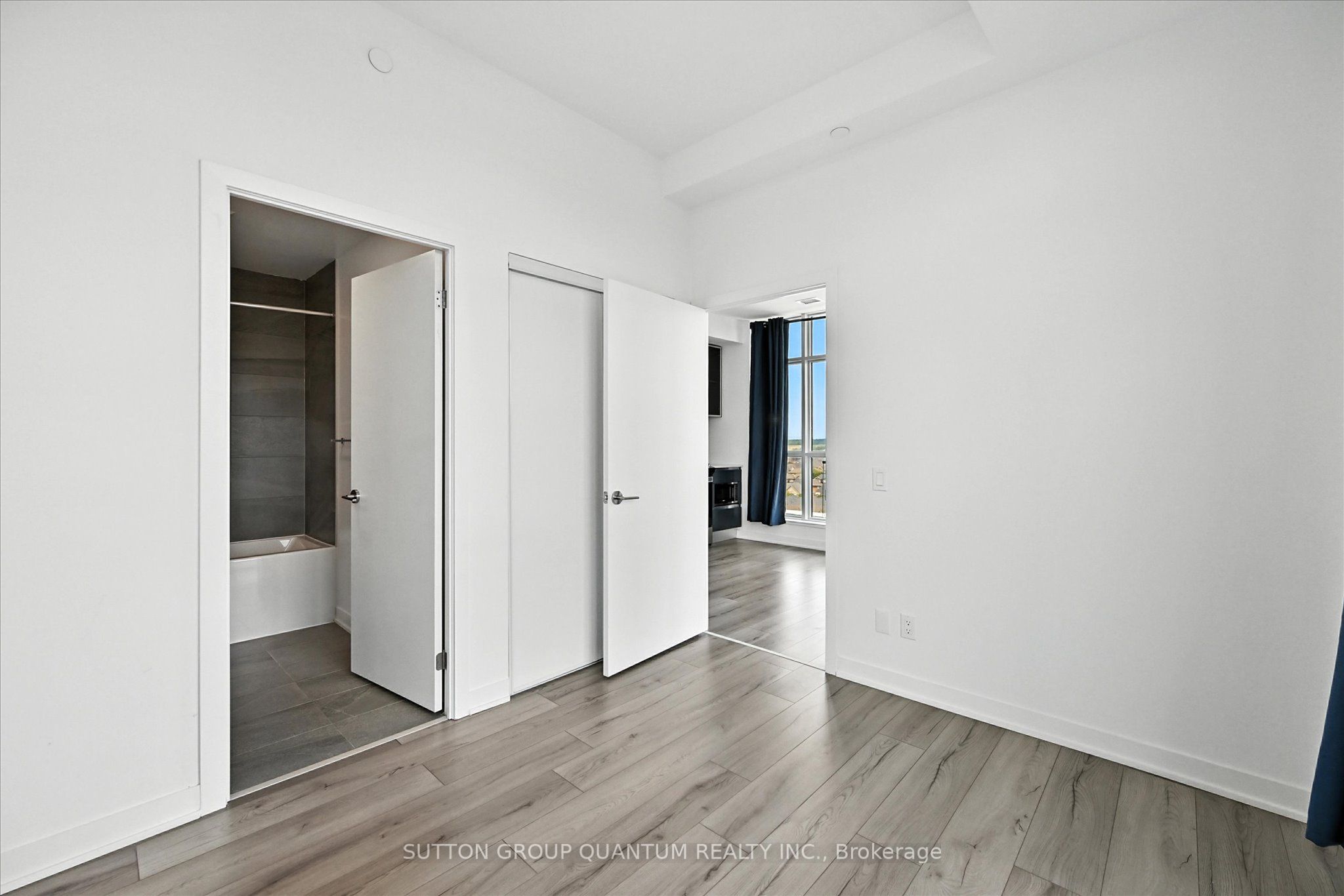 405 Dundas Street W Ph06 Property Photo 17