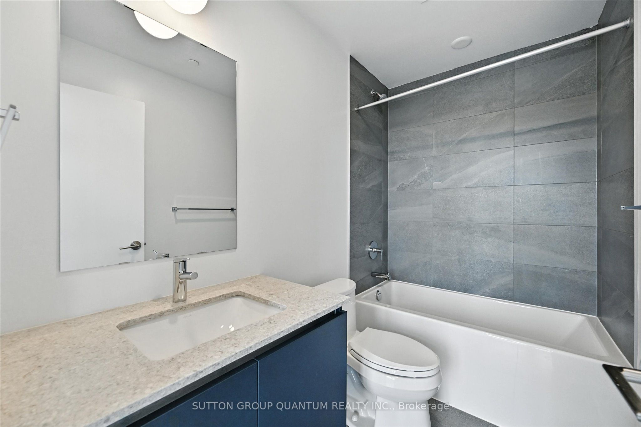 405 Dundas Street W Ph06 Property Photo 19