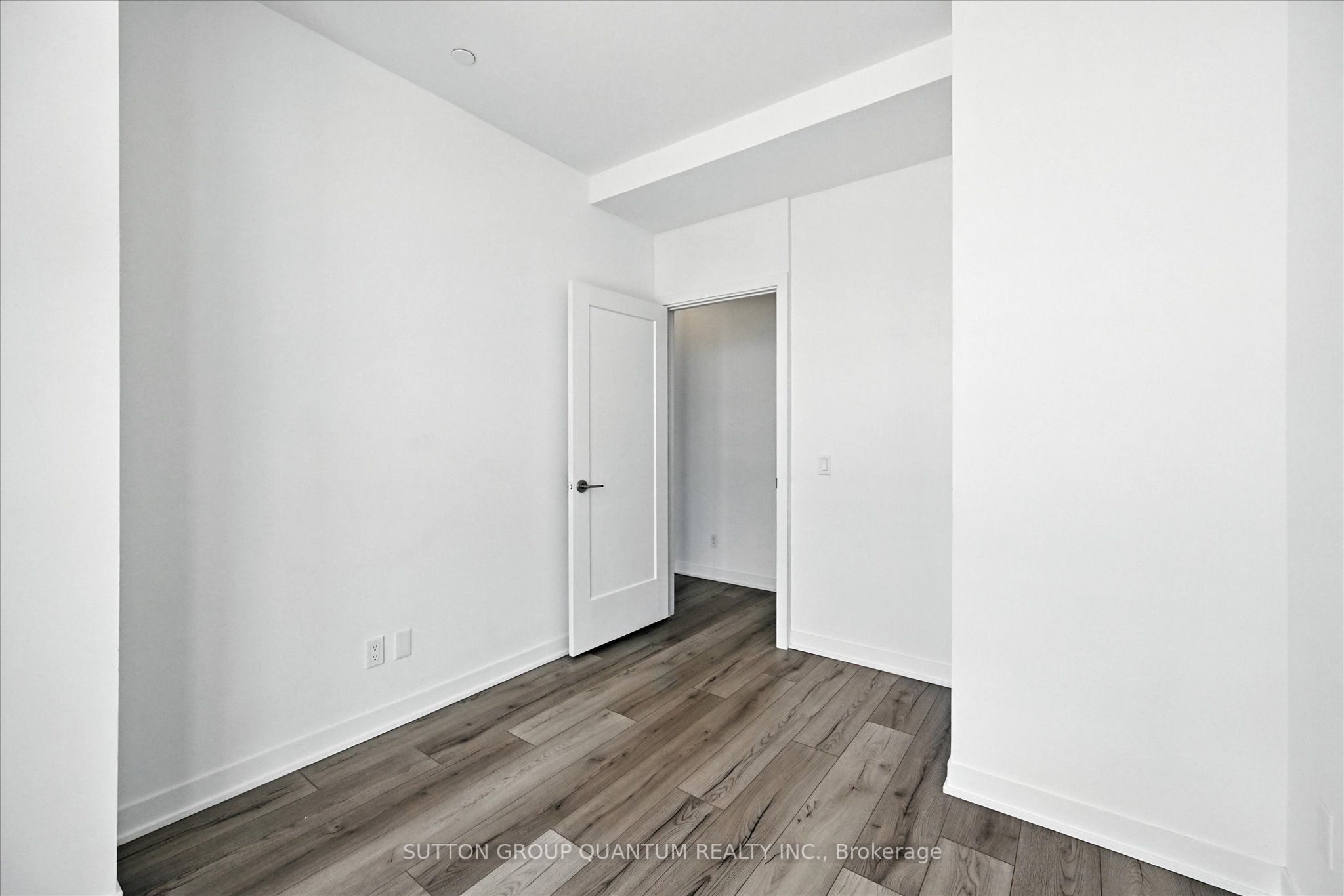 405 Dundas Street W Ph06 Property Photo 22