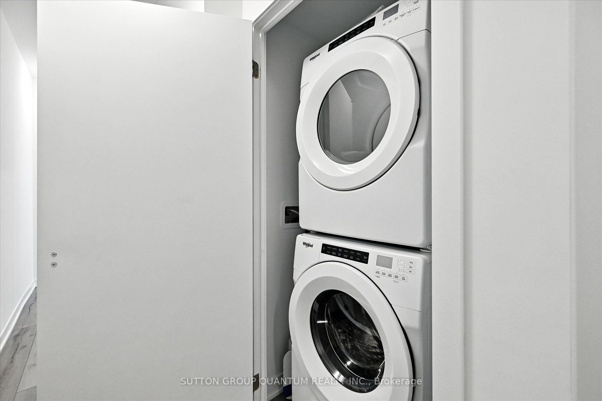 405 Dundas Street W Ph06 Property Photo 29