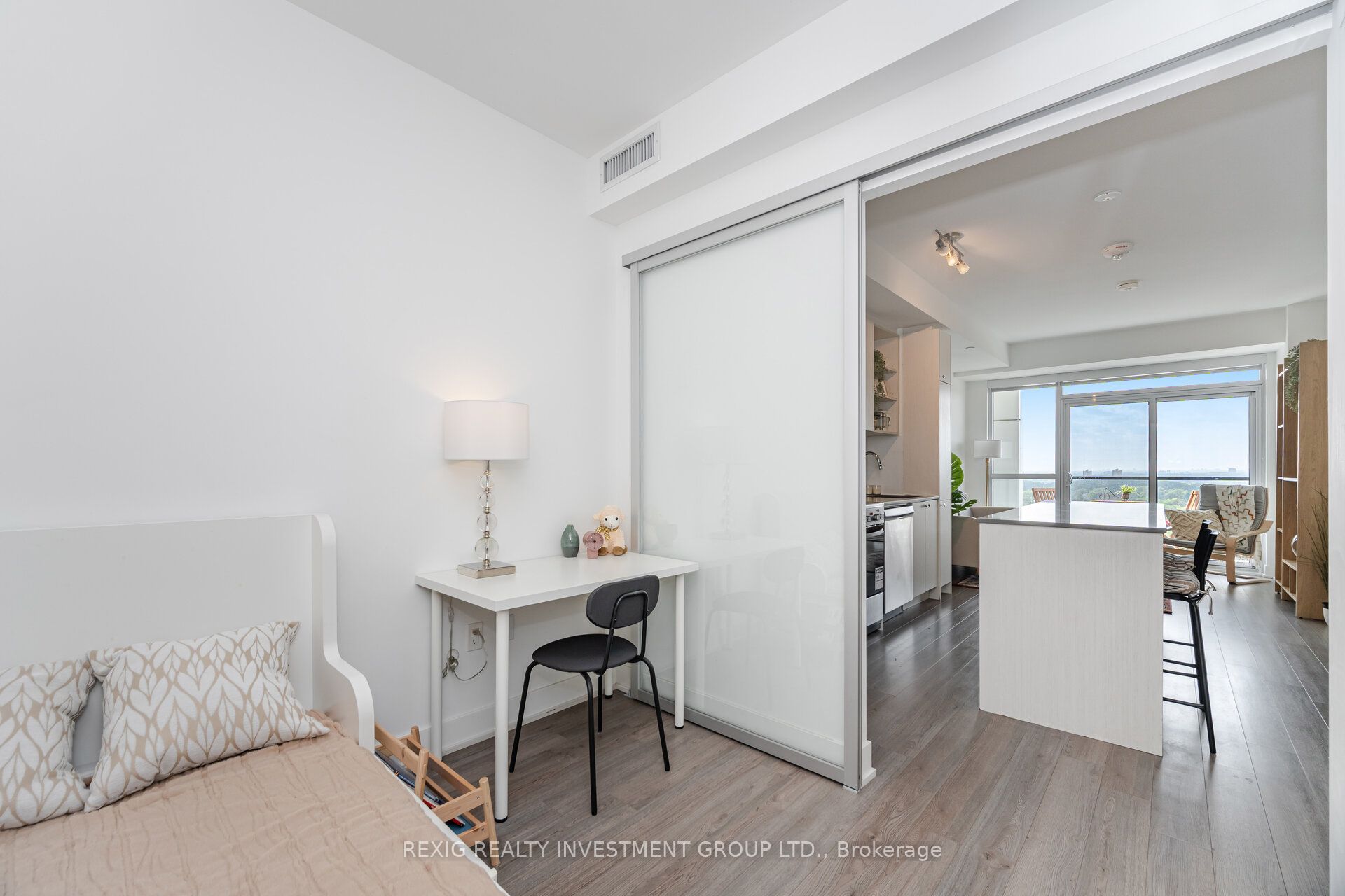 50 George Butchart Drive 723 Property Photo 17