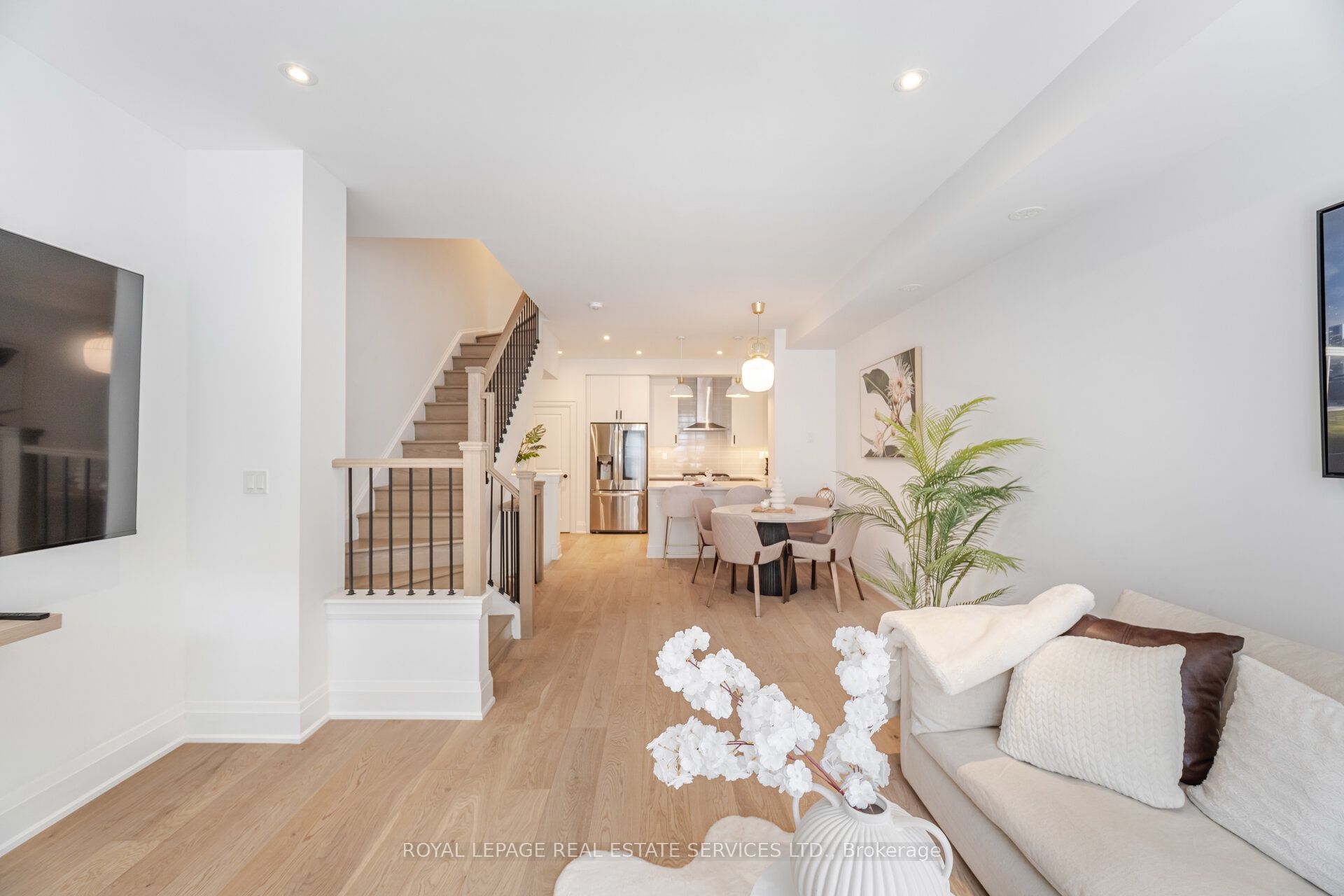 15 Lunar Crescent 78 Property Photo 13