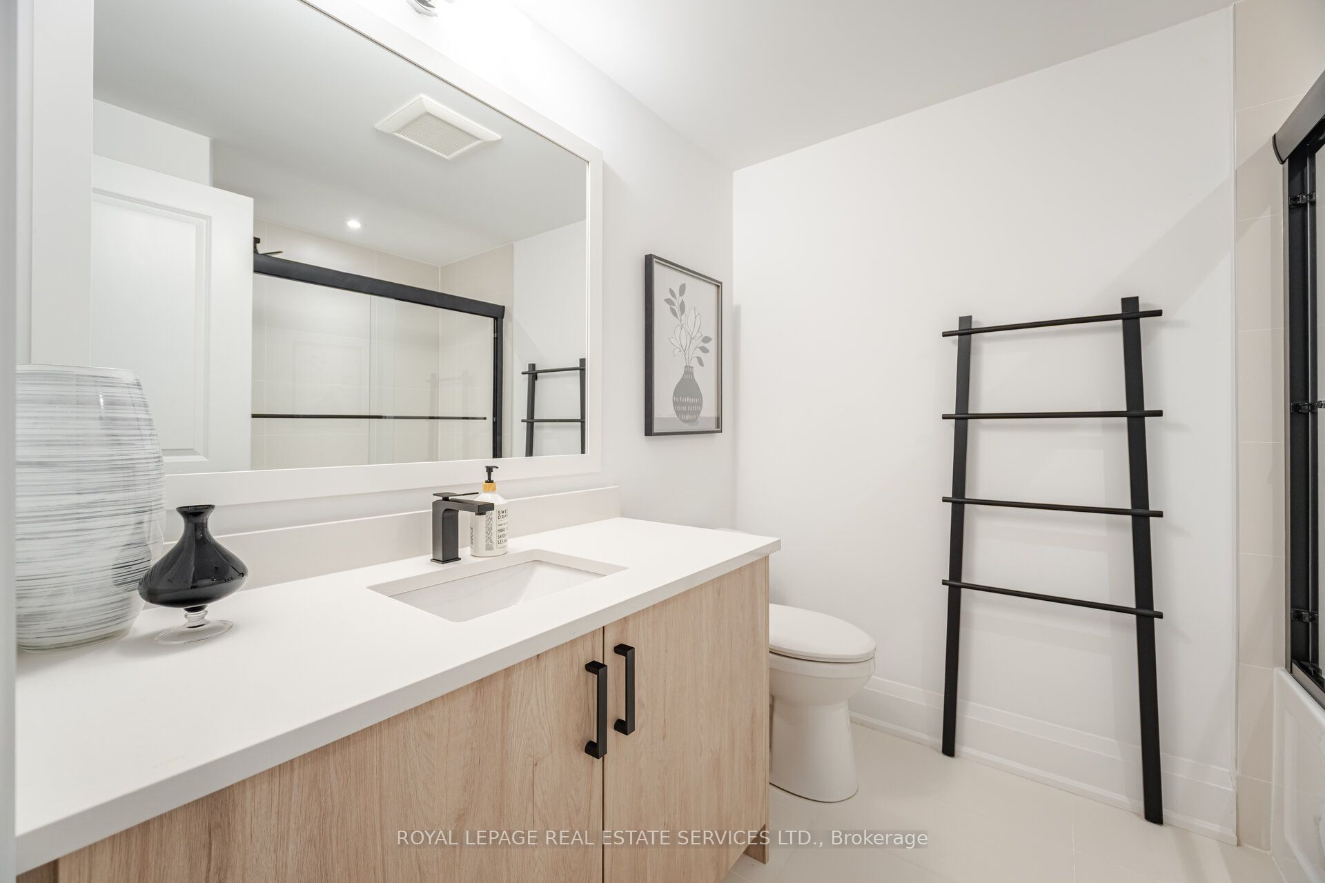 15 Lunar Crescent 78 Property Photo 20