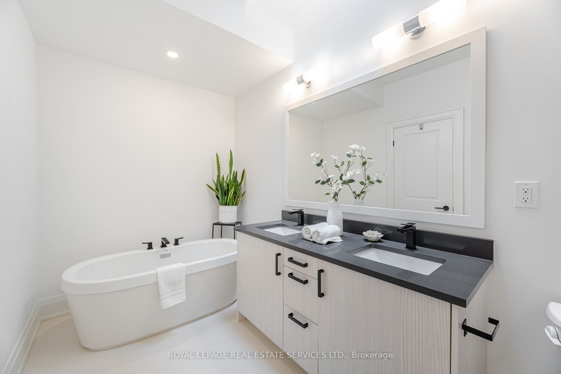 15 Lunar Crescent 78 Property Photo 30