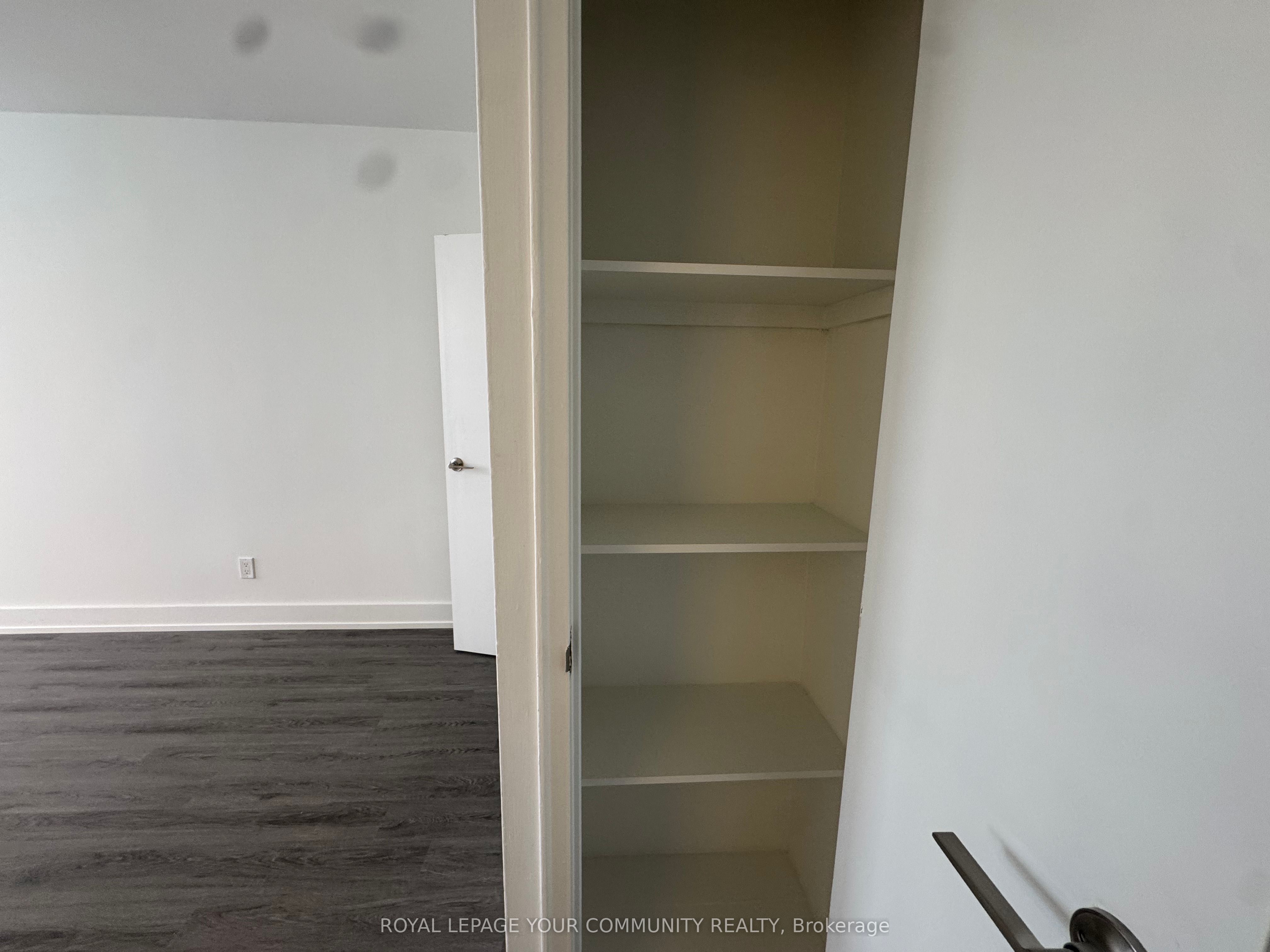 135 Tyndall Avenue 0505 Property Photo 4