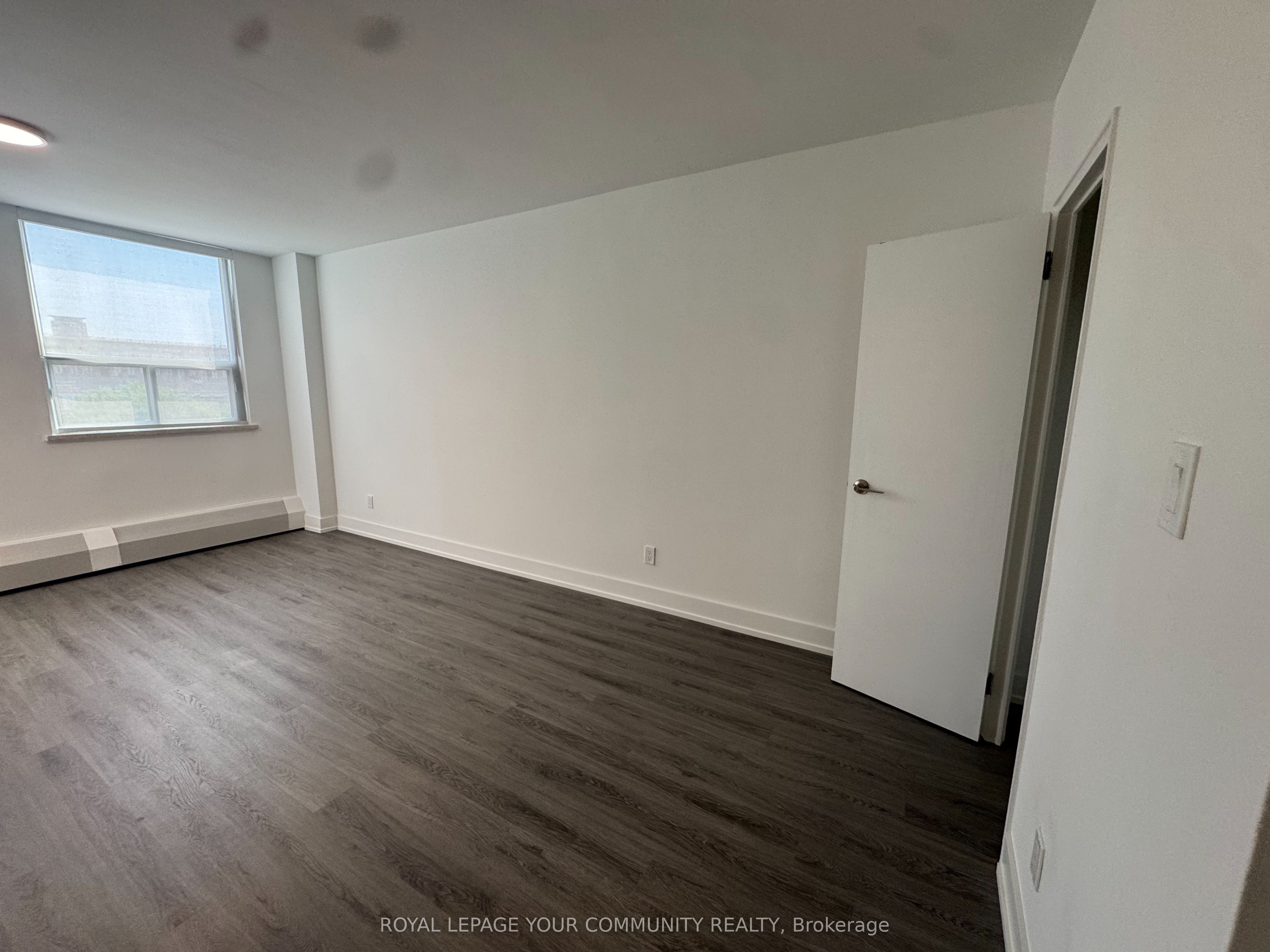 135 Tyndall Avenue 0505 Property Photo 5