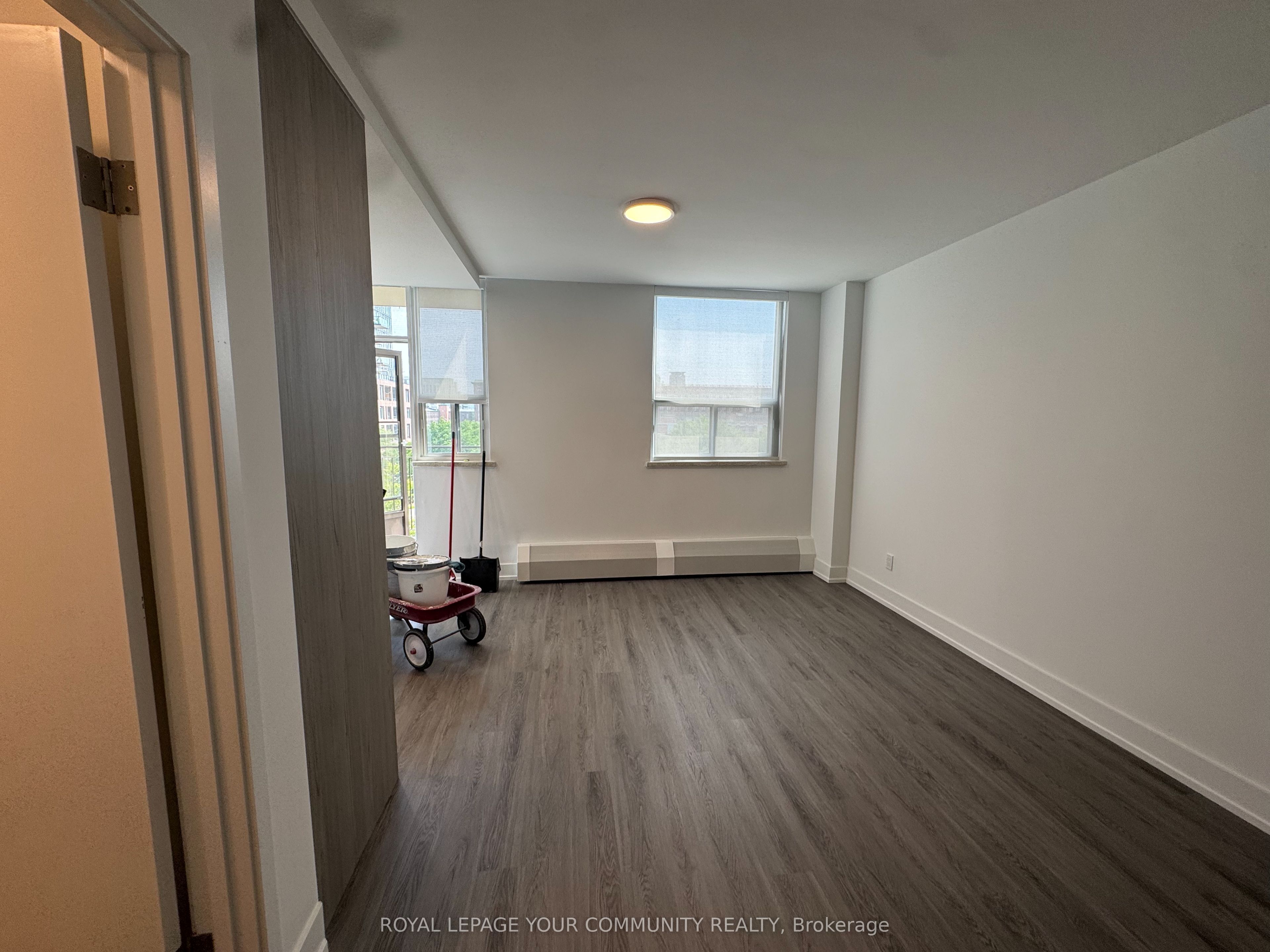 135 Tyndall Avenue 0505 Property Photo 9