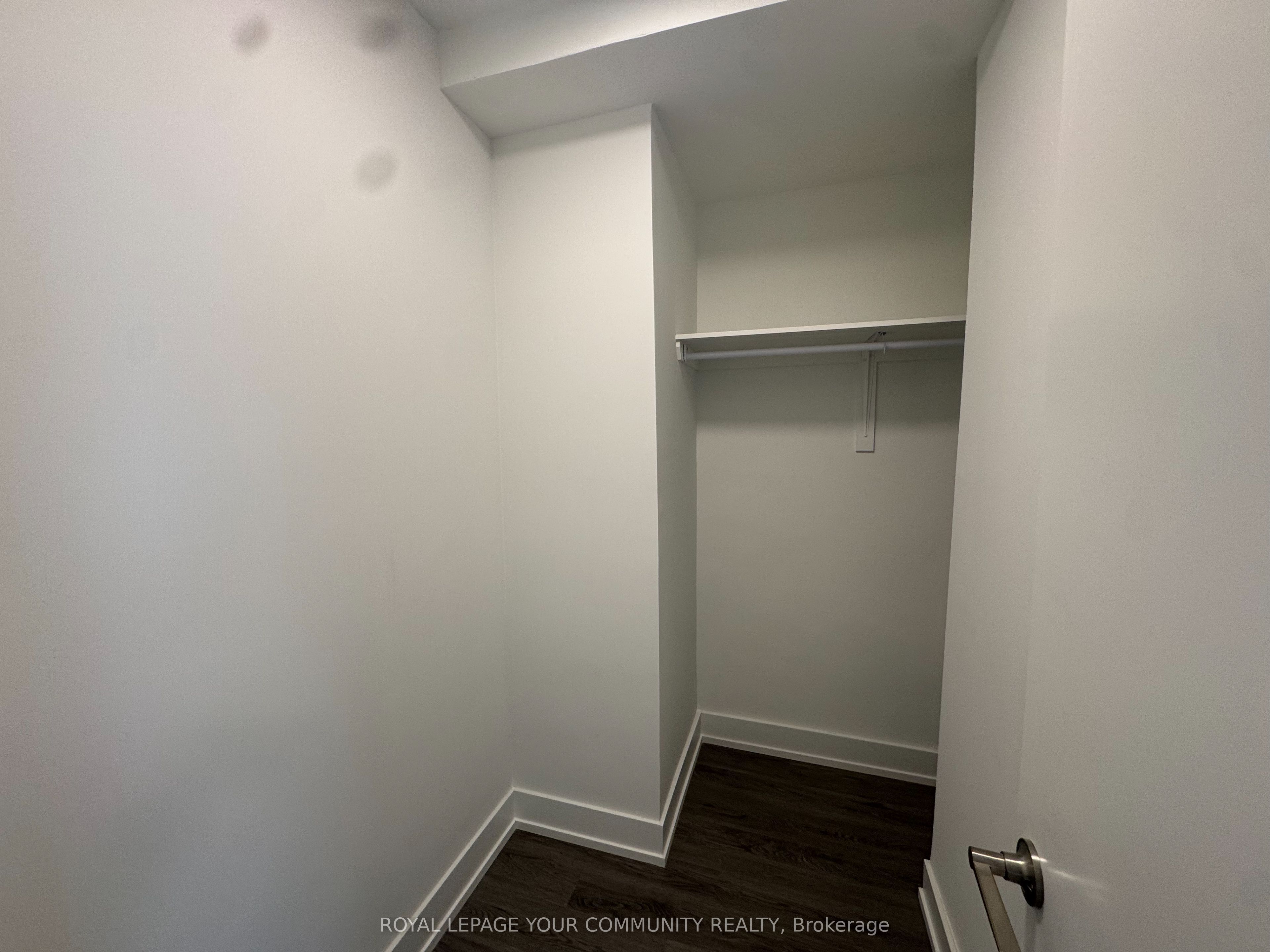 135 Tyndall Avenue 0505 Property Photo 11