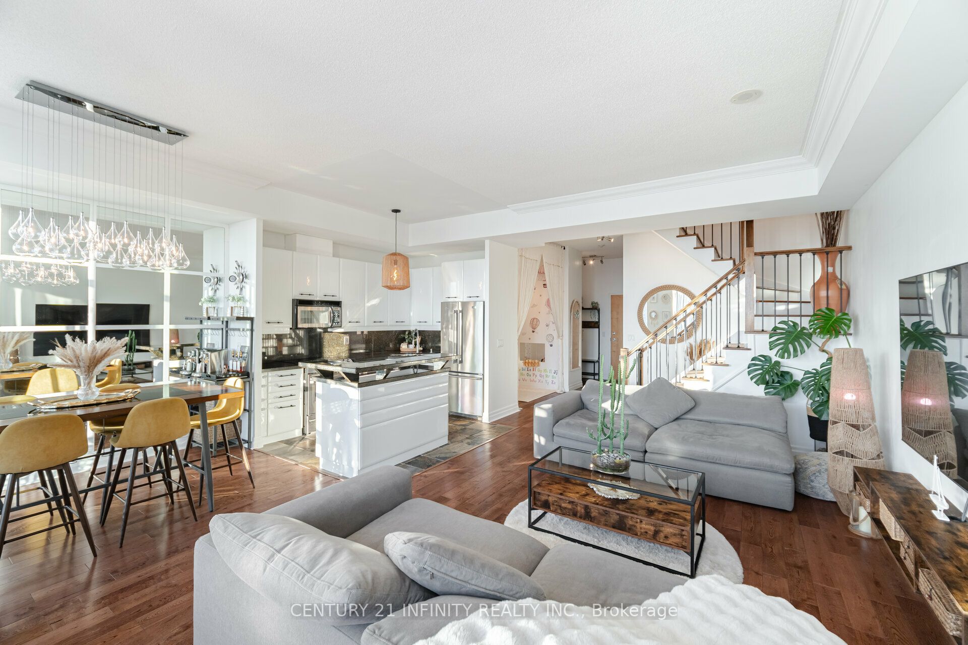 3939 Duke Of York Boulevard PH1 Property Photo 1