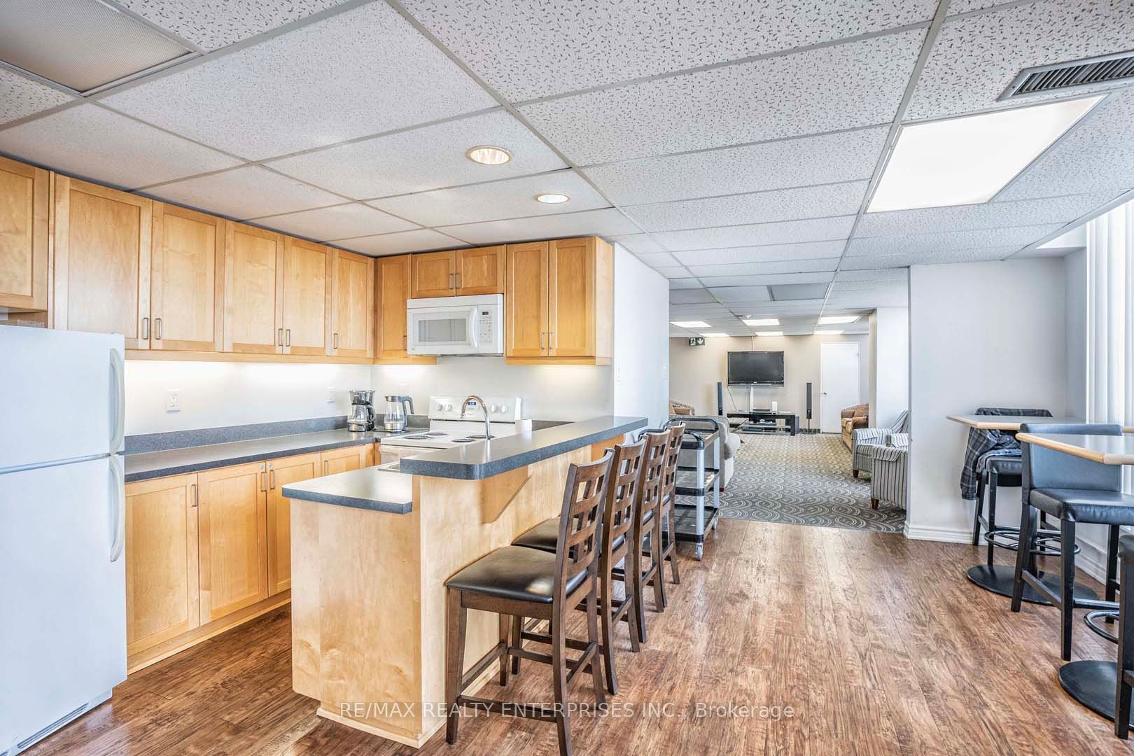 1110 Walden Circle 405 Property Photo 32