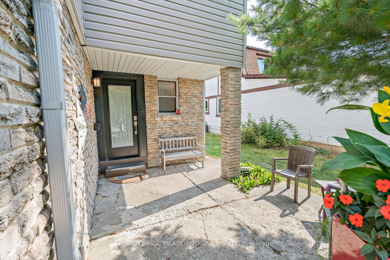 6963 Pamplona Mews Property Photo 2